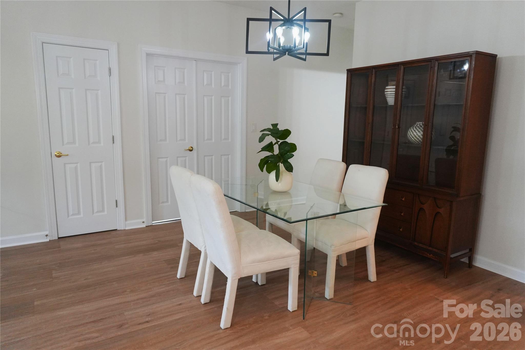 9920 Park Willow Drive — Charlotte
