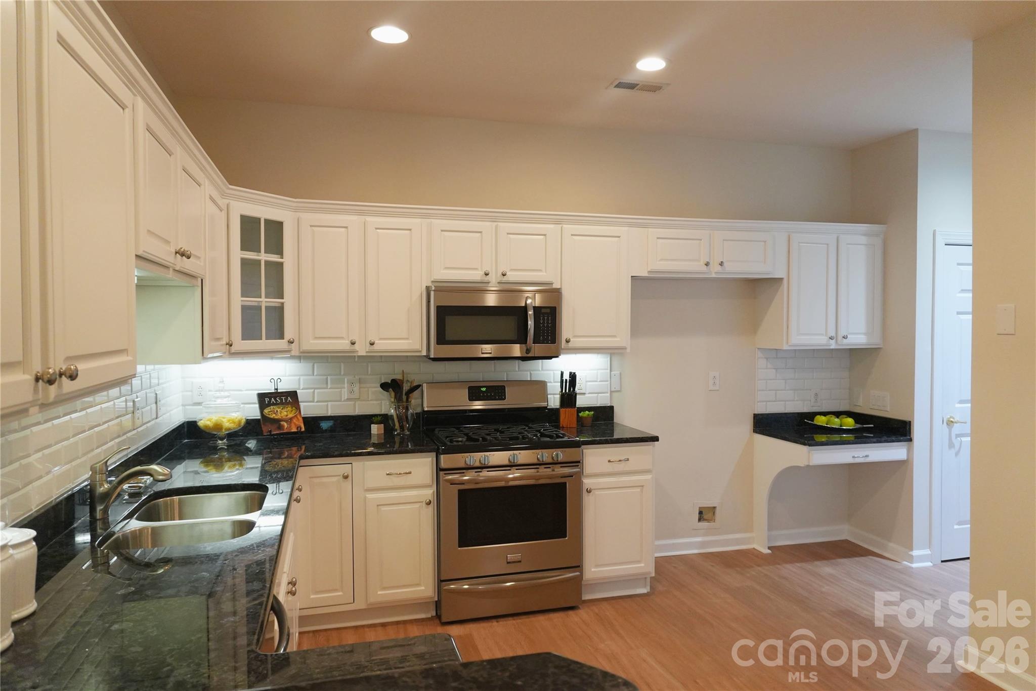 9920 Park Willow Drive — Charlotte