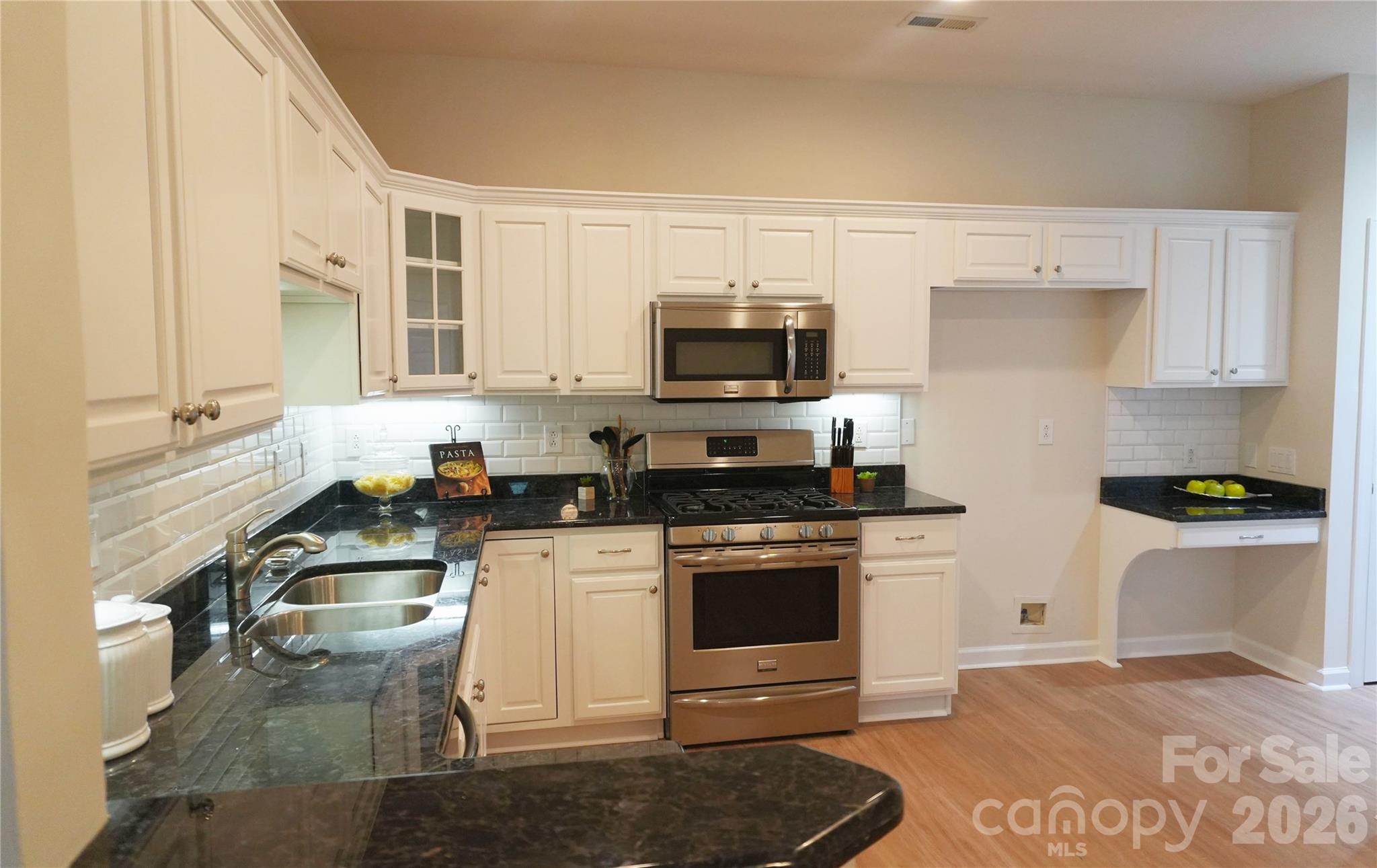 9920 Park Willow Drive — Charlotte