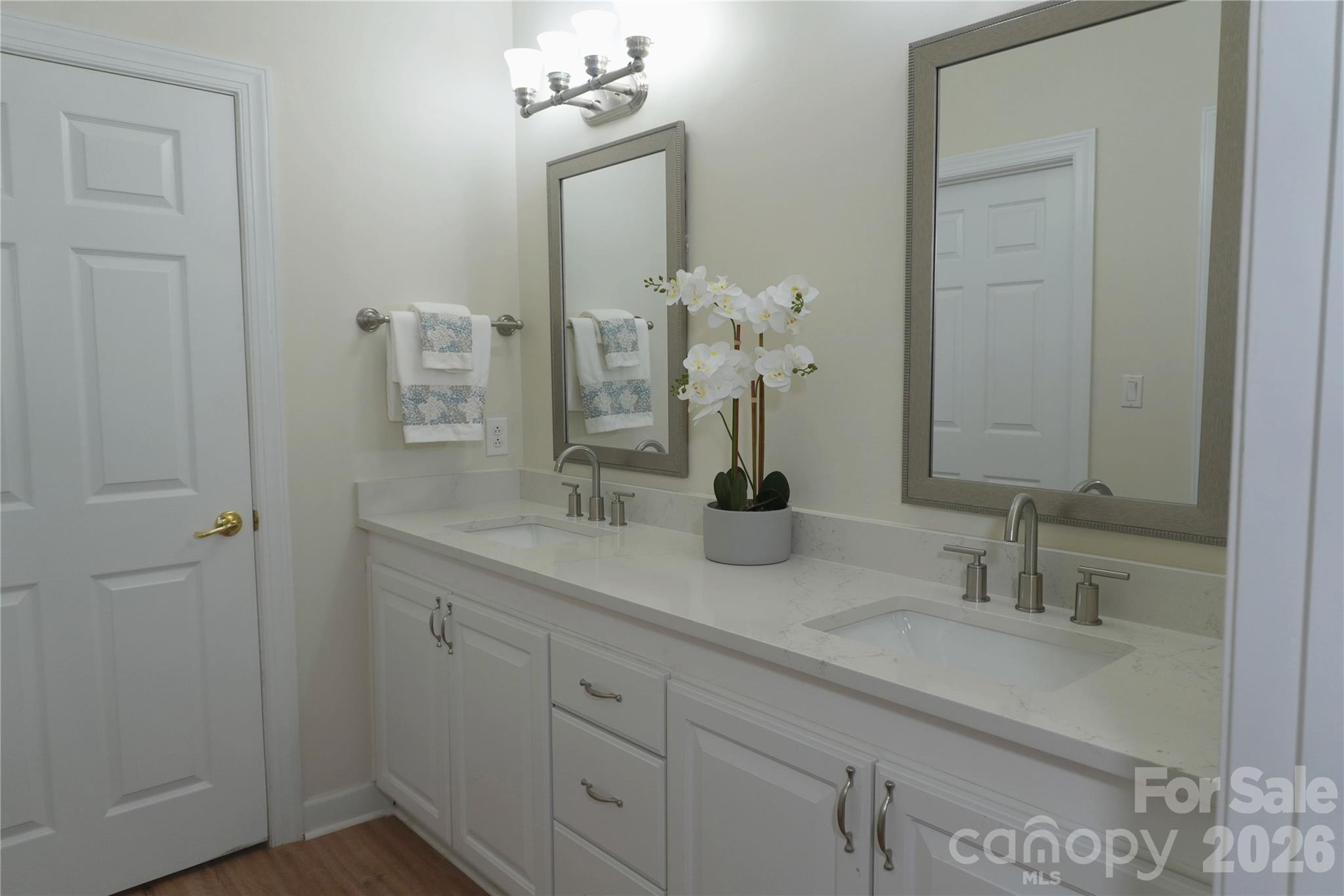9920 Park Willow Drive — Charlotte