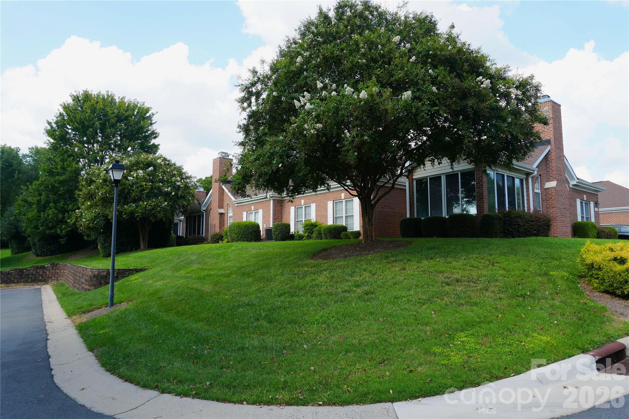 9920 Park Willow Drive — Charlotte