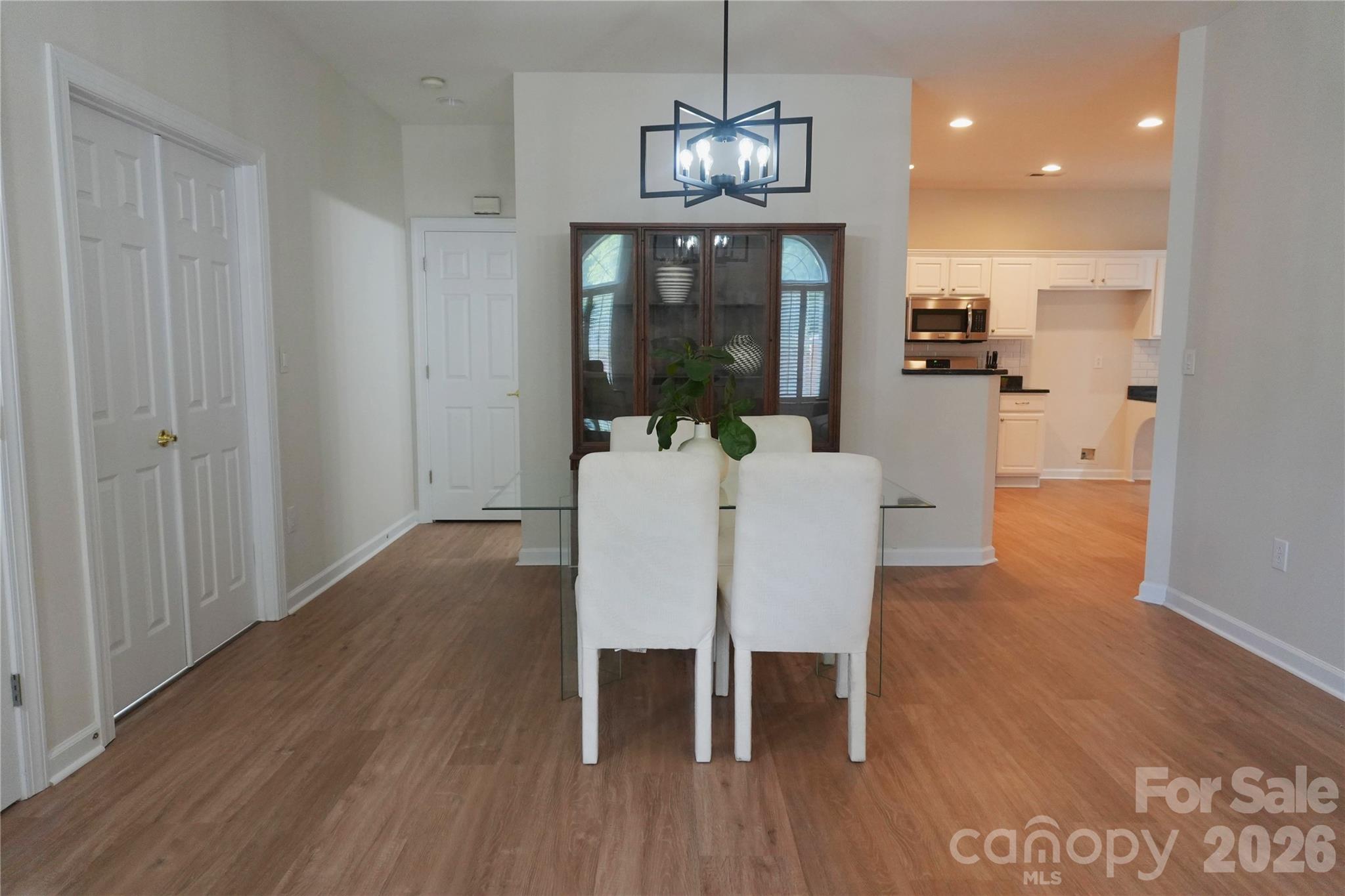 9920 Park Willow Drive — Charlotte