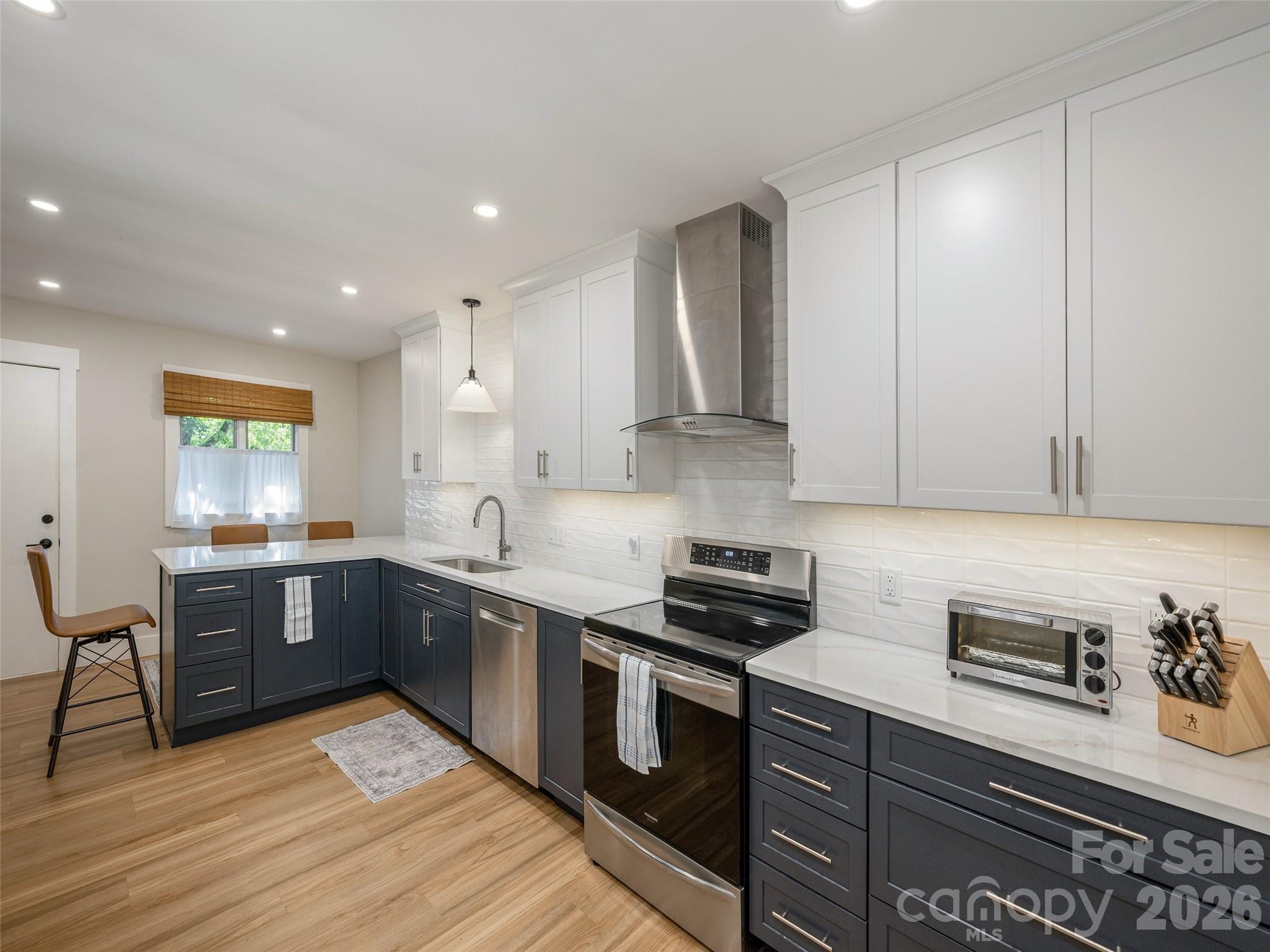 433 Crowfields Drive — Asheville