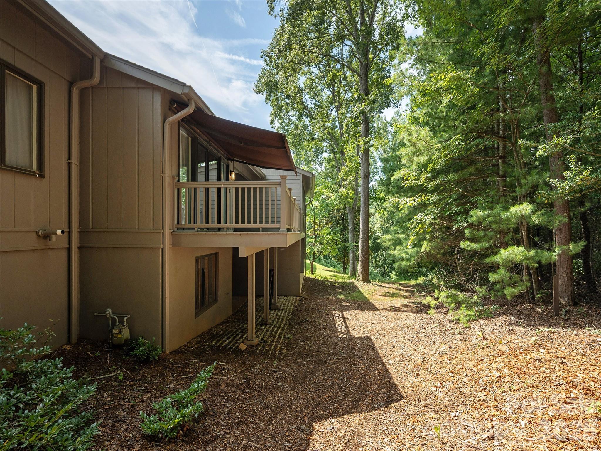 433 Crowfields Drive — Asheville