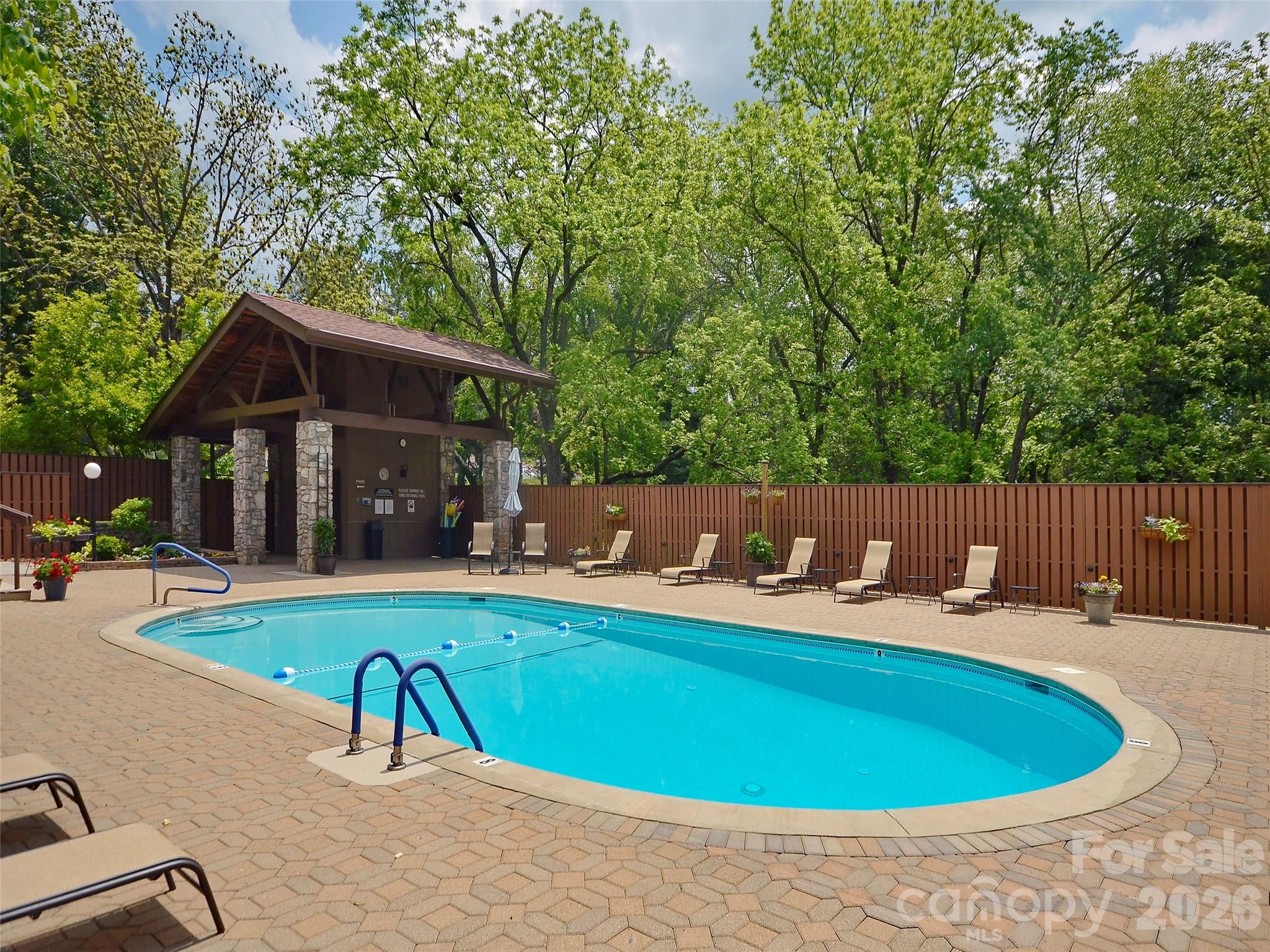 433 Crowfields Drive — Asheville