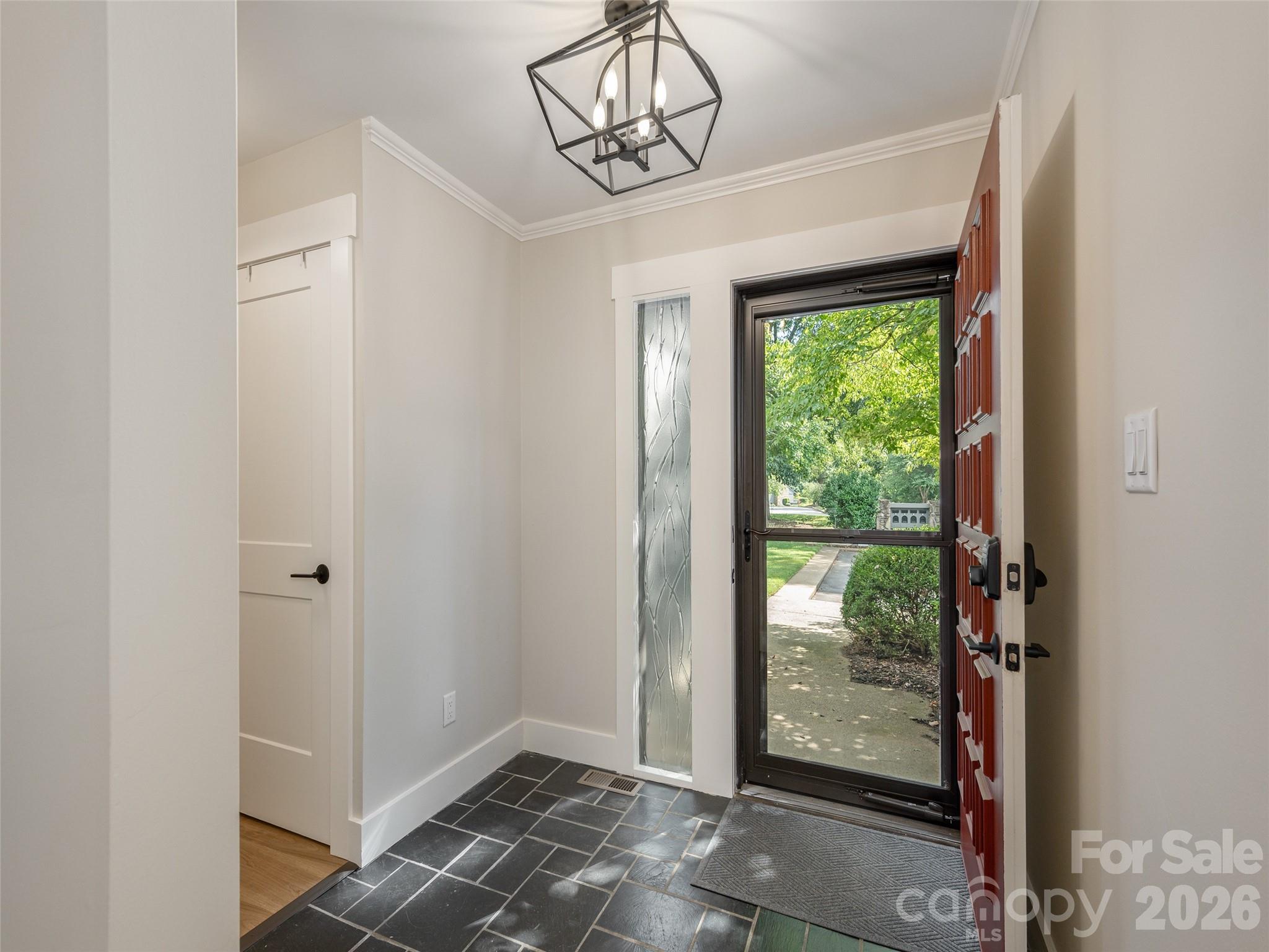 433 Crowfields Drive — Asheville