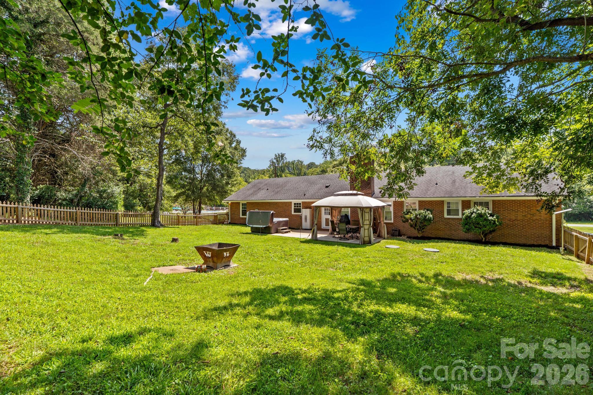 140 Spicewood Lane — Salisbury