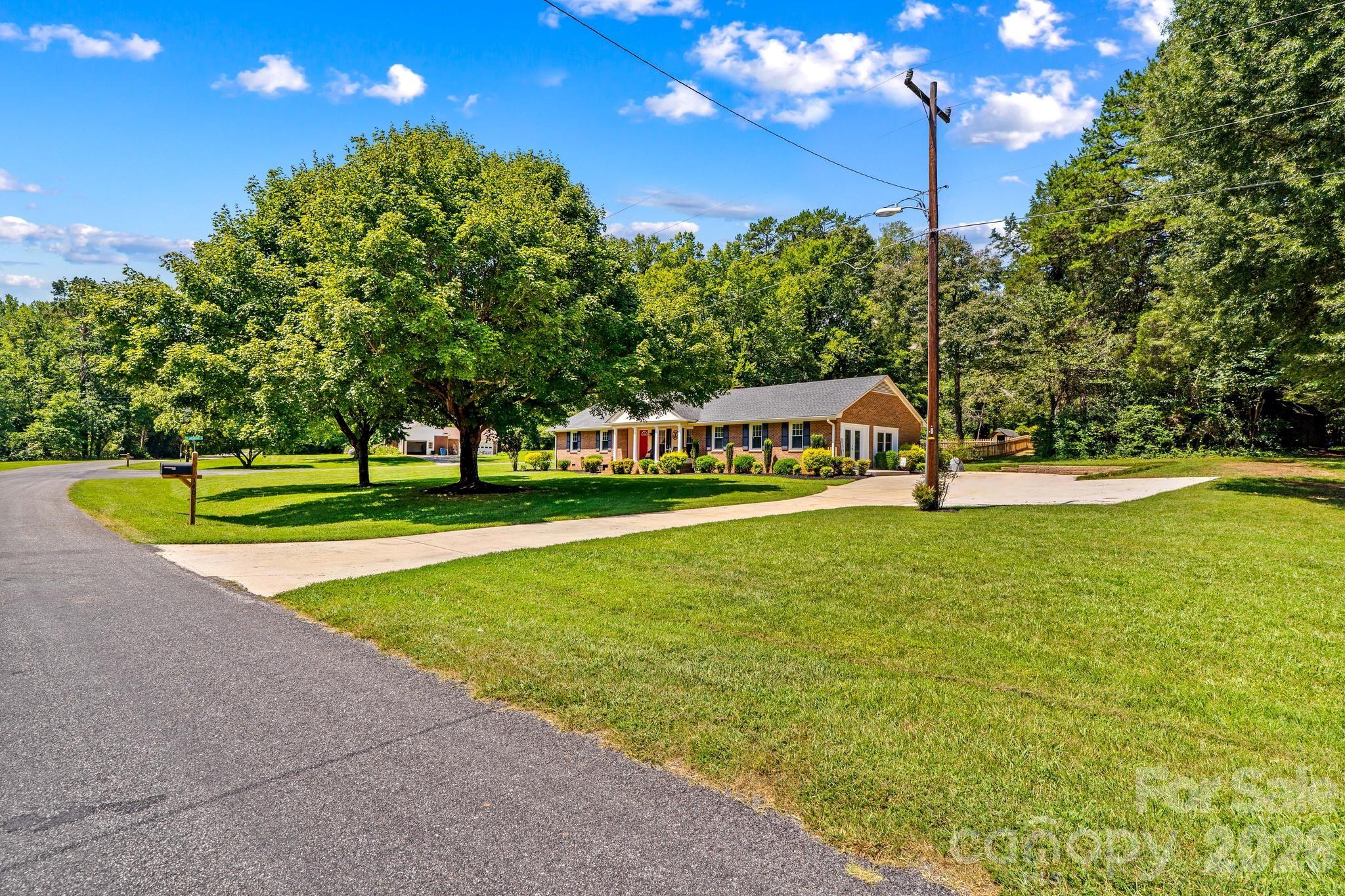 140 Spicewood Lane — Salisbury