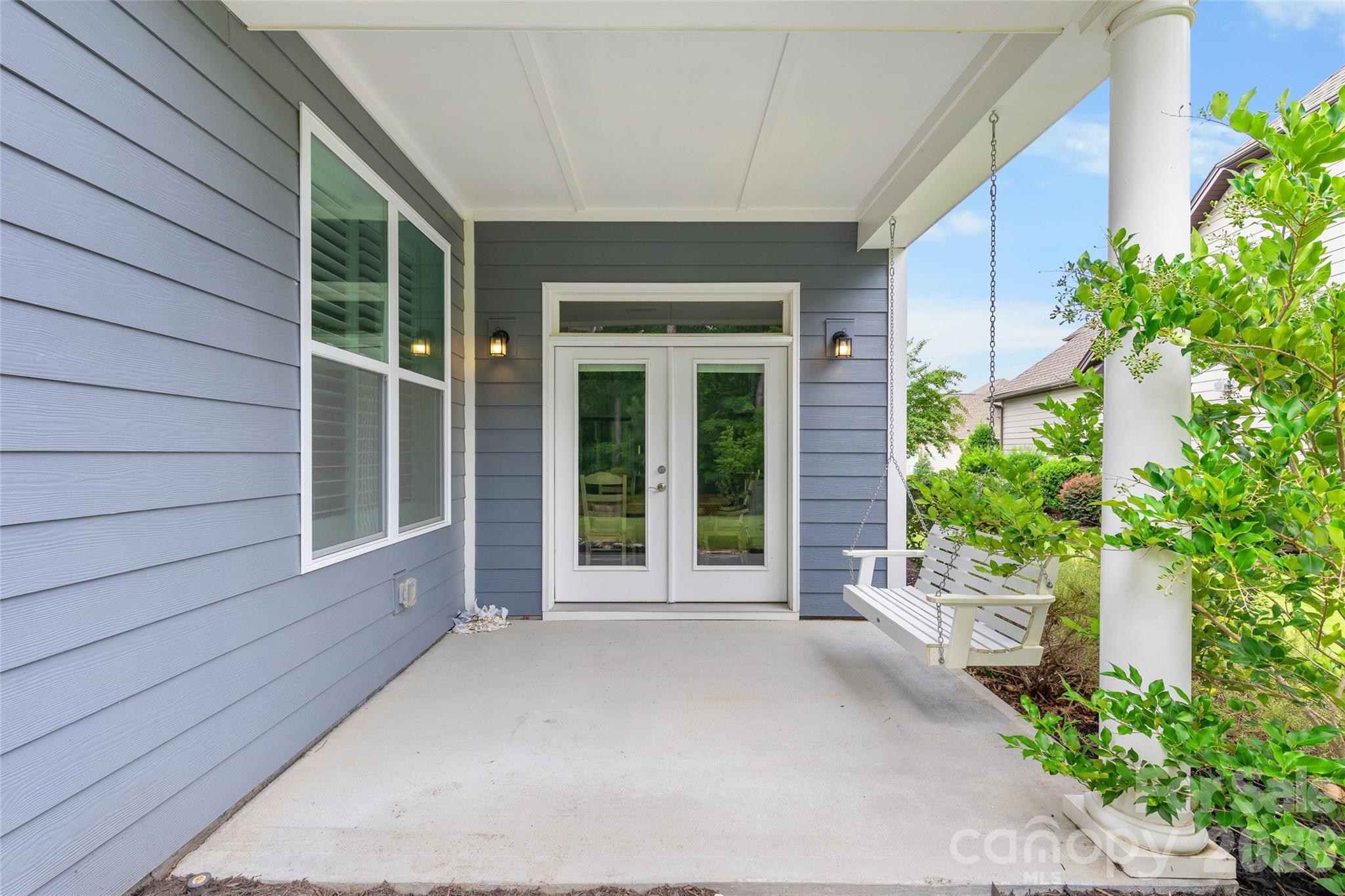 17232 Coves Edge Lane — Charlotte