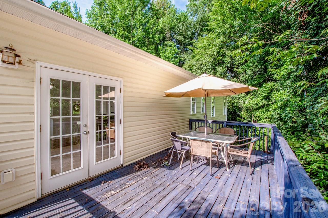 127 Wood Acre Drive — Mooresville