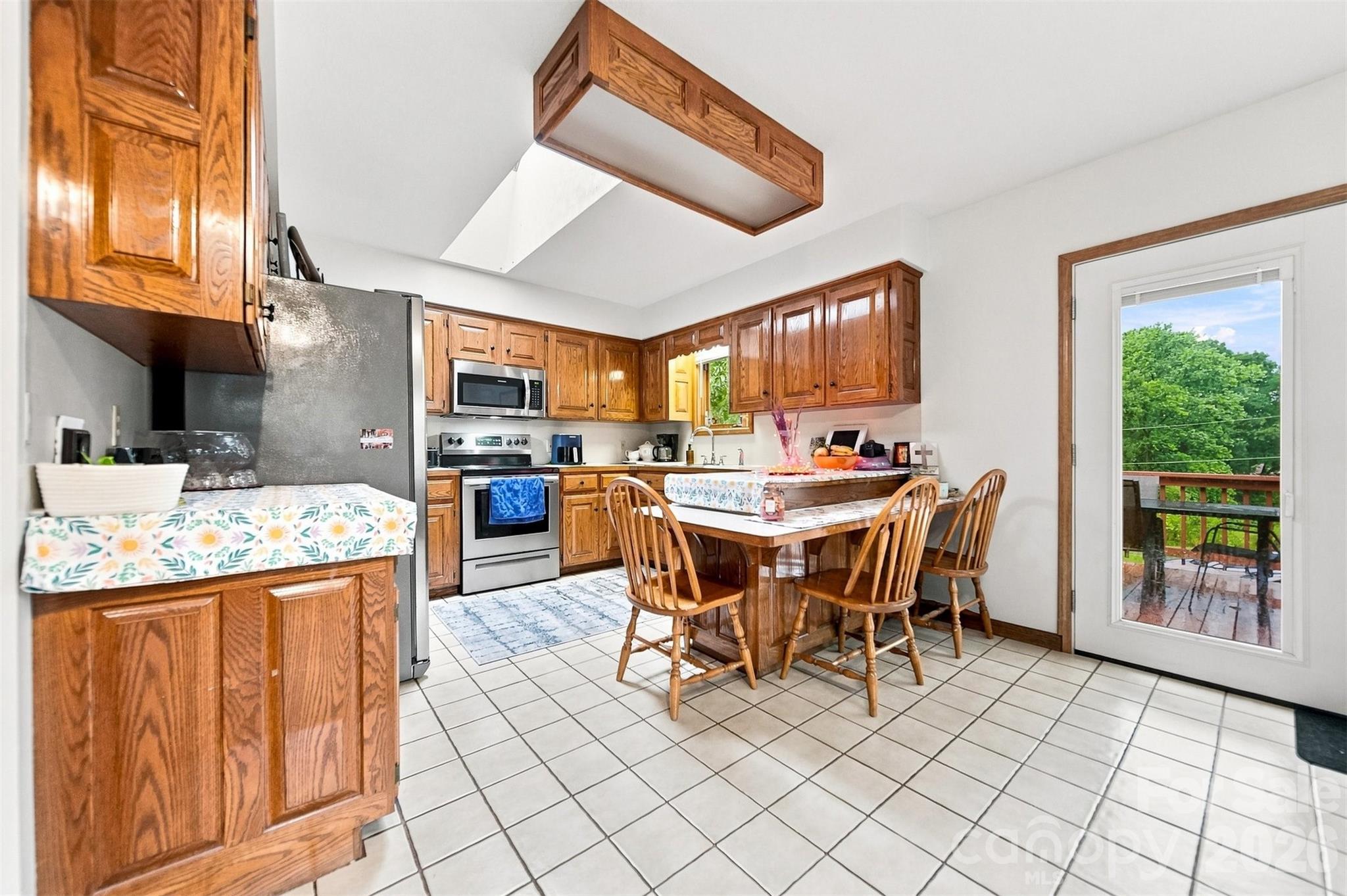 512 Garrou Avenue SE — Valdese