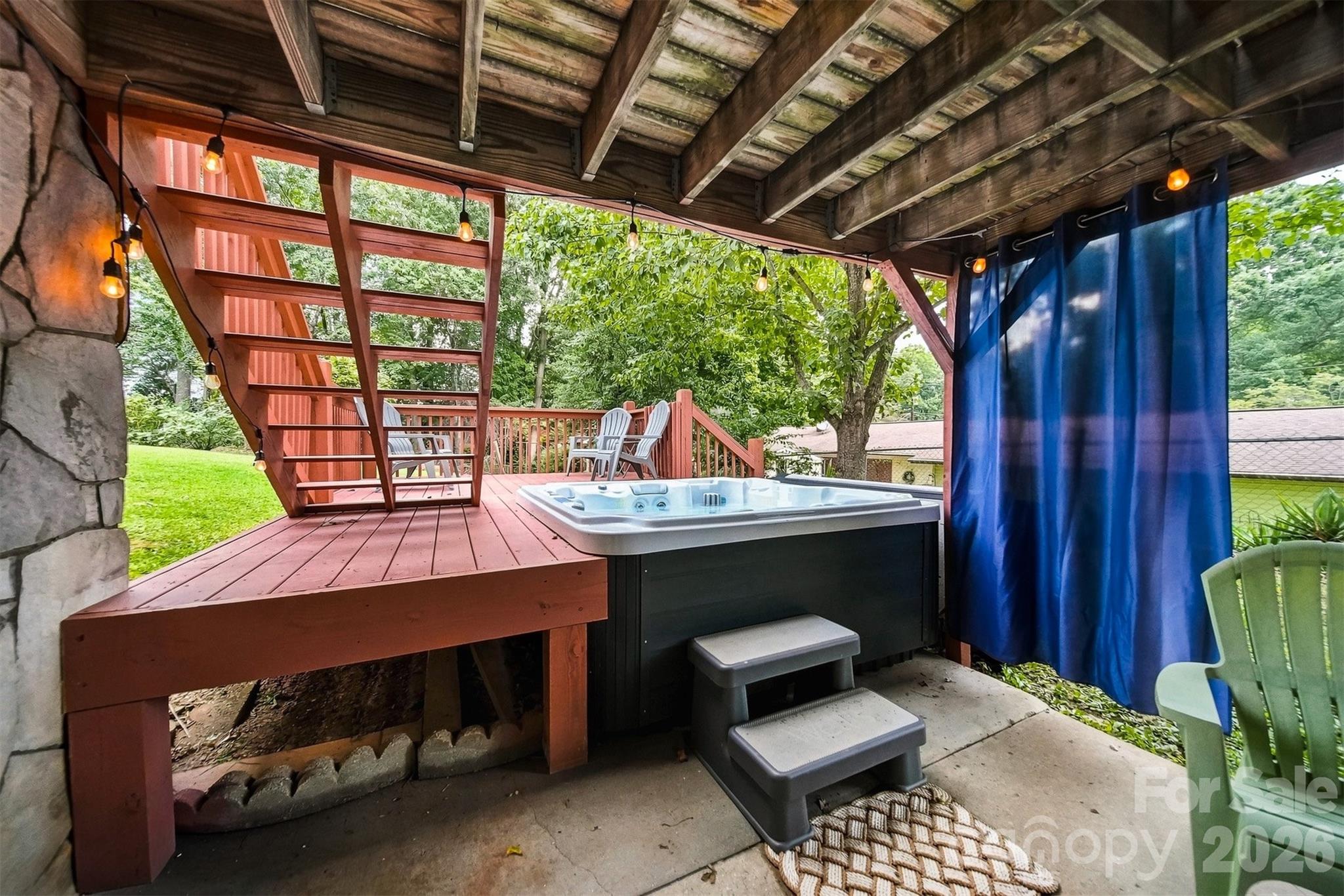512 Garrou Avenue SE — Valdese