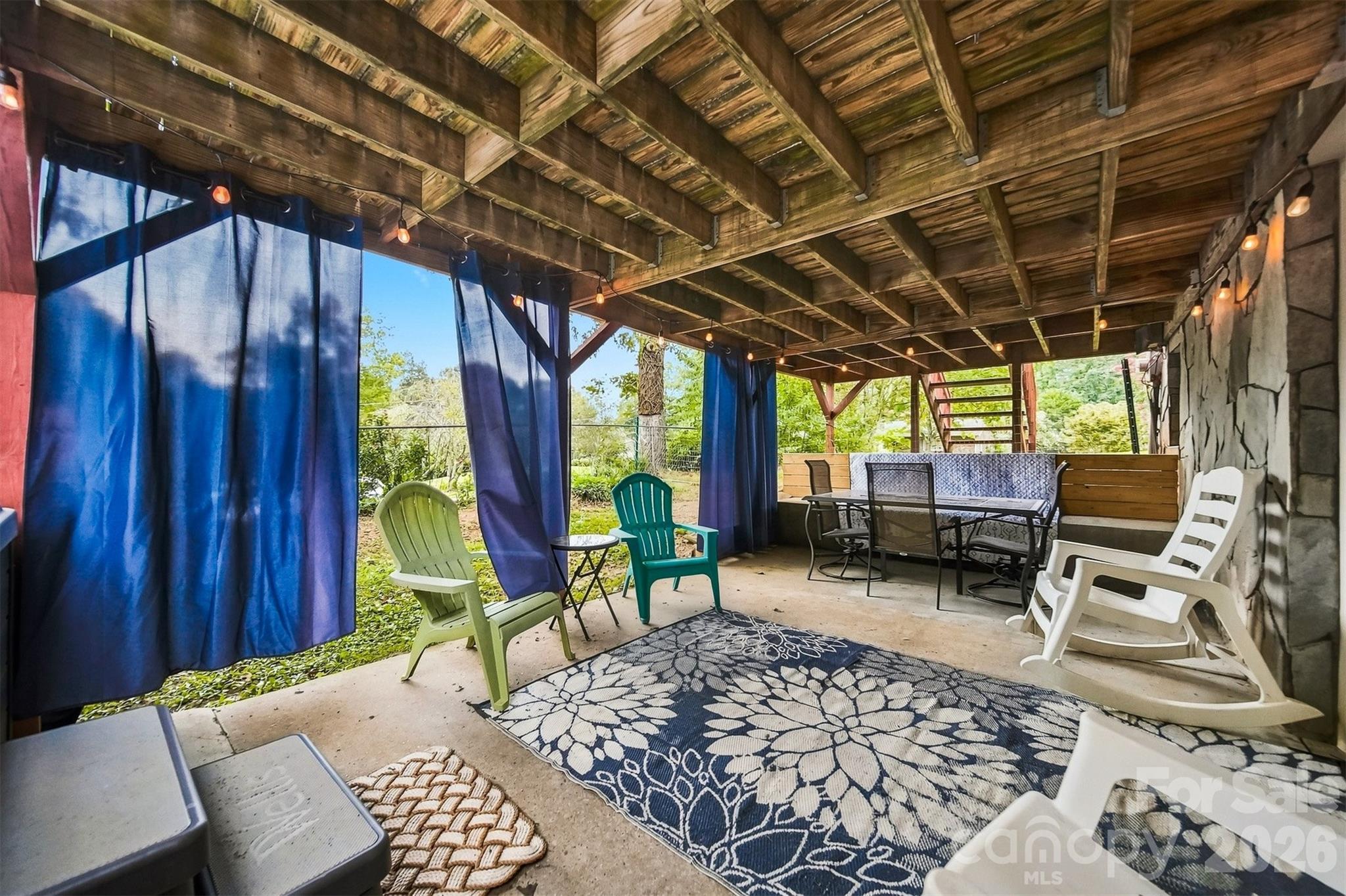 512 Garrou Avenue SE — Valdese