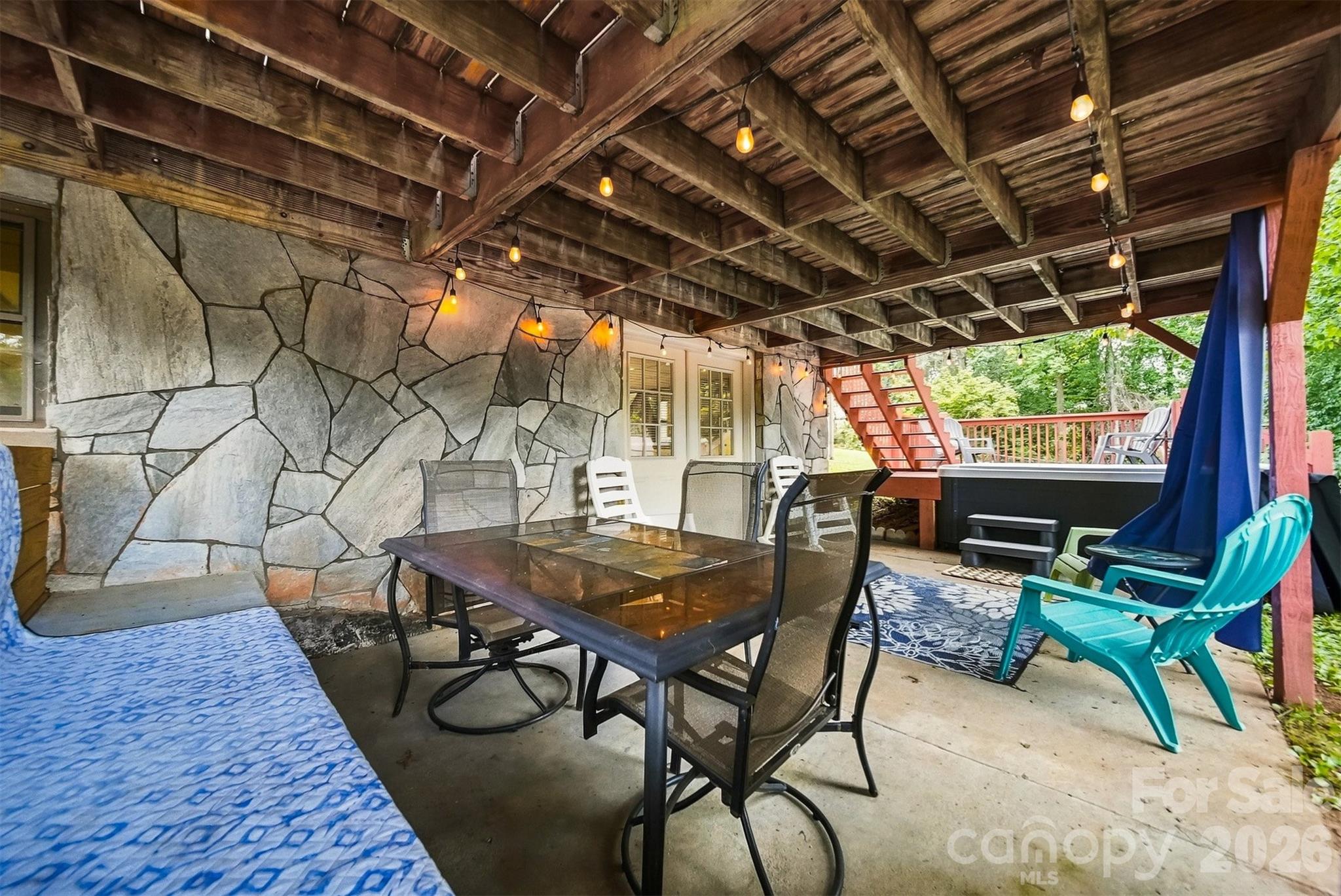 512 Garrou Avenue SE — Valdese