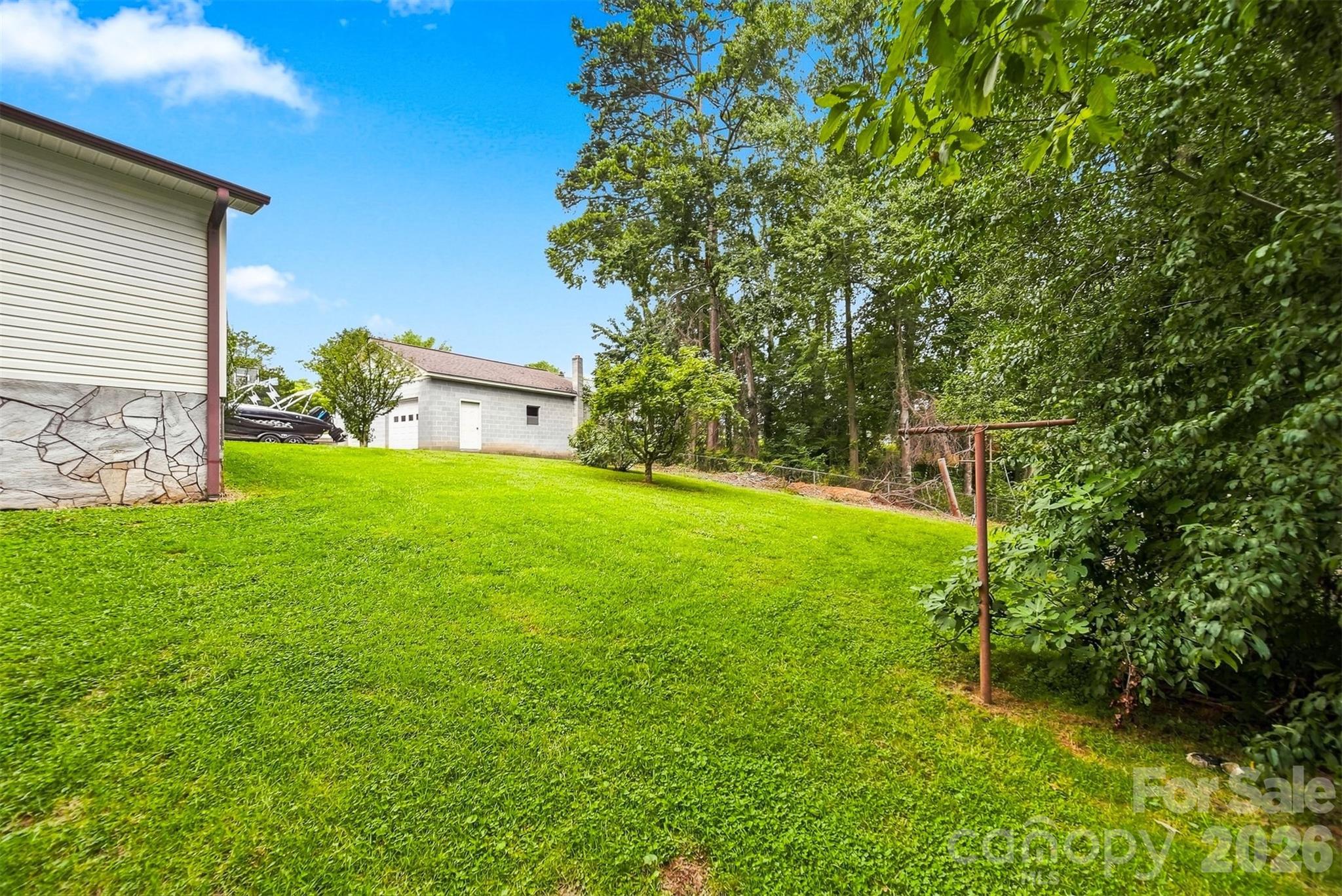512 Garrou Avenue SE — Valdese