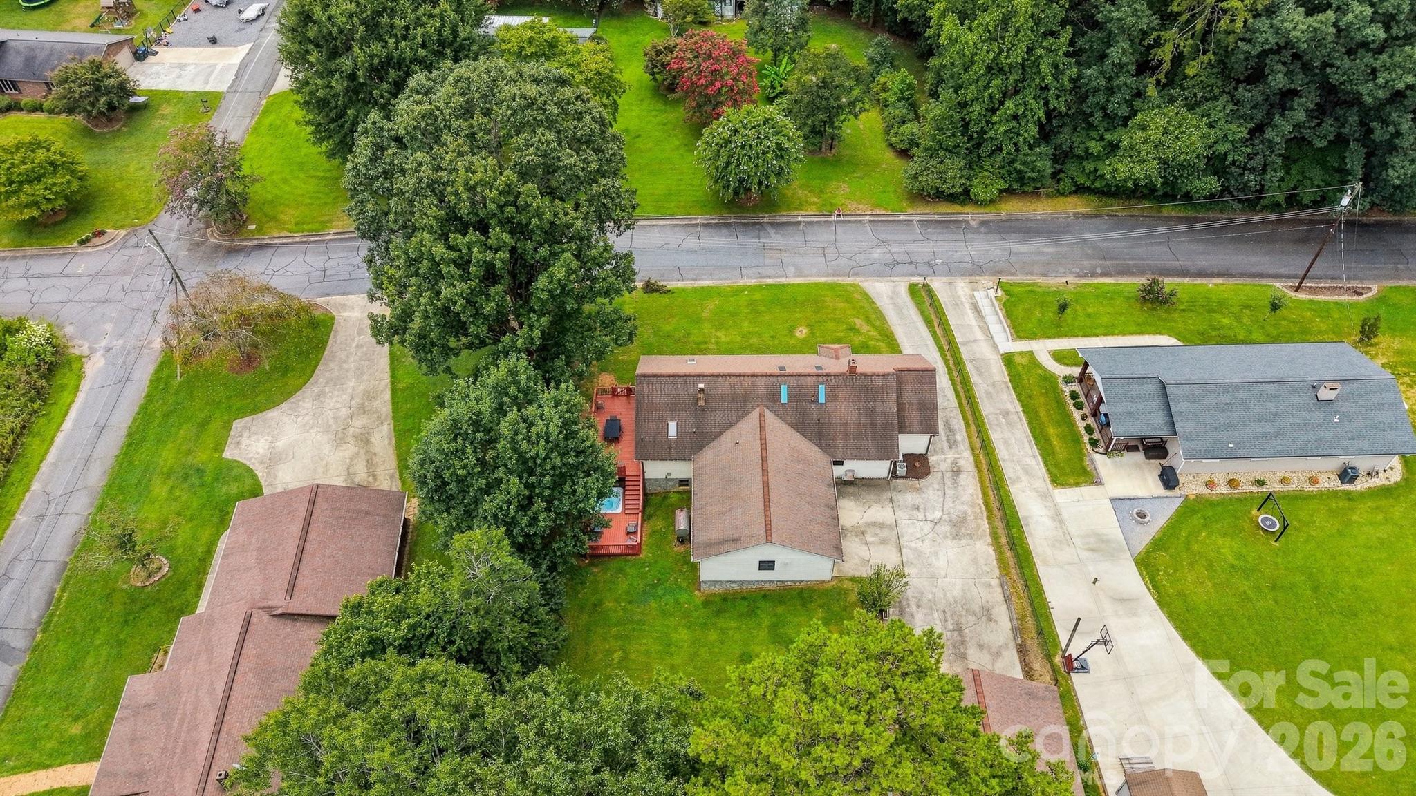 512 Garrou Avenue SE — Valdese