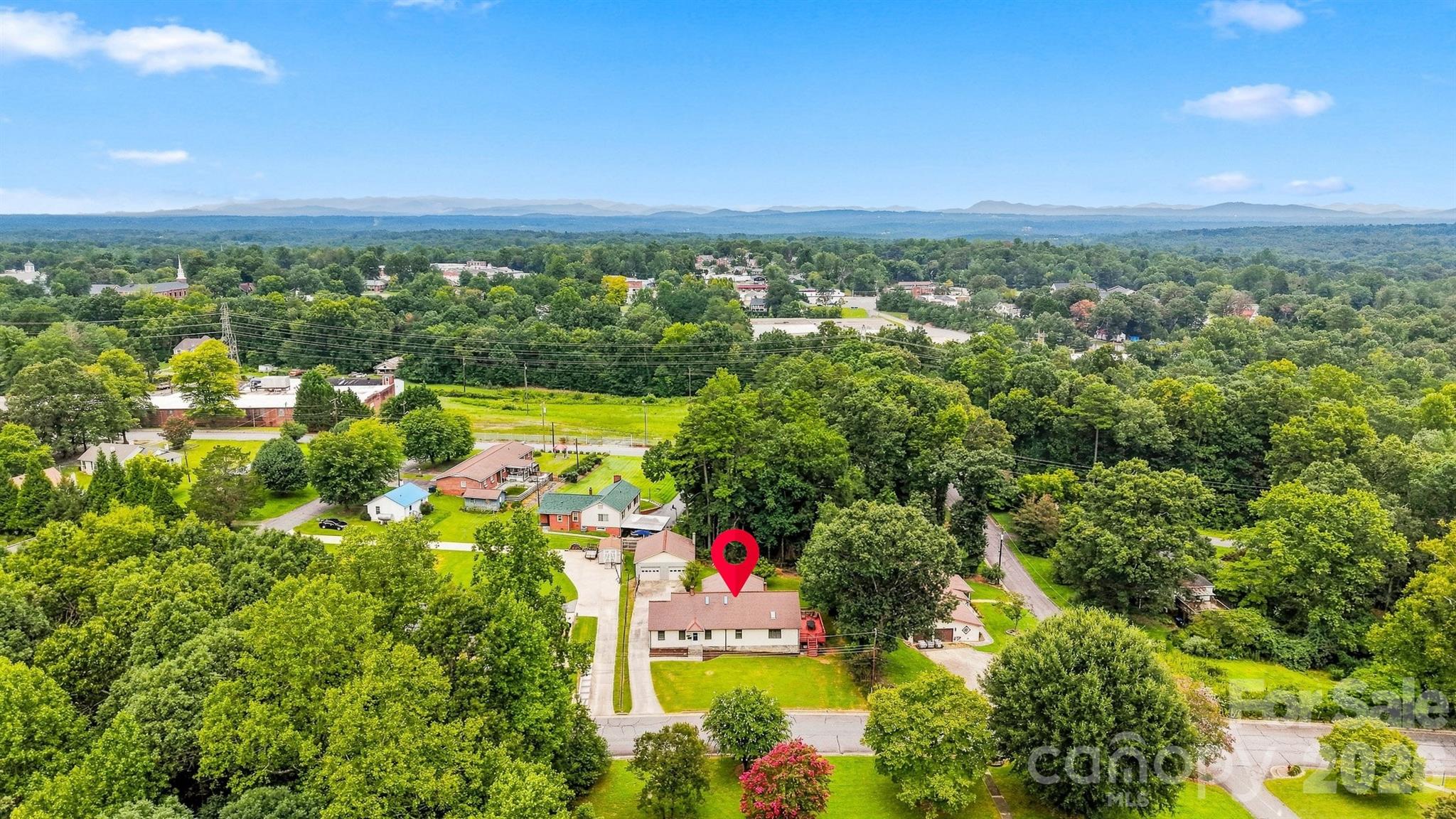 512 Garrou Avenue SE — Valdese
