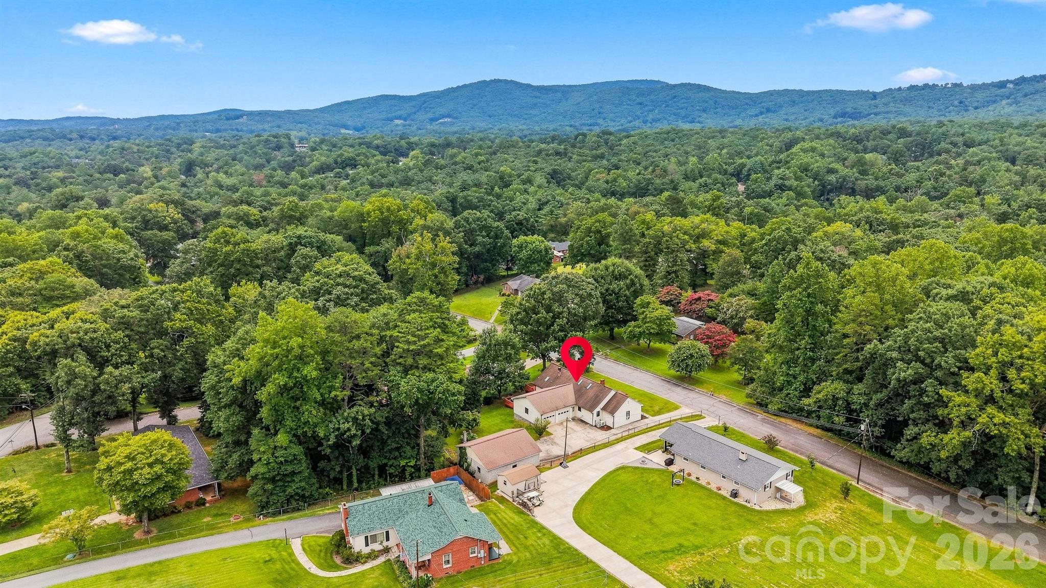 512 Garrou Avenue SE — Valdese