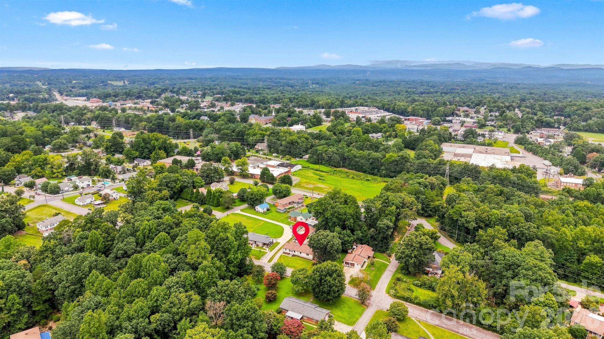 512 Garrou Avenue SE — Valdese