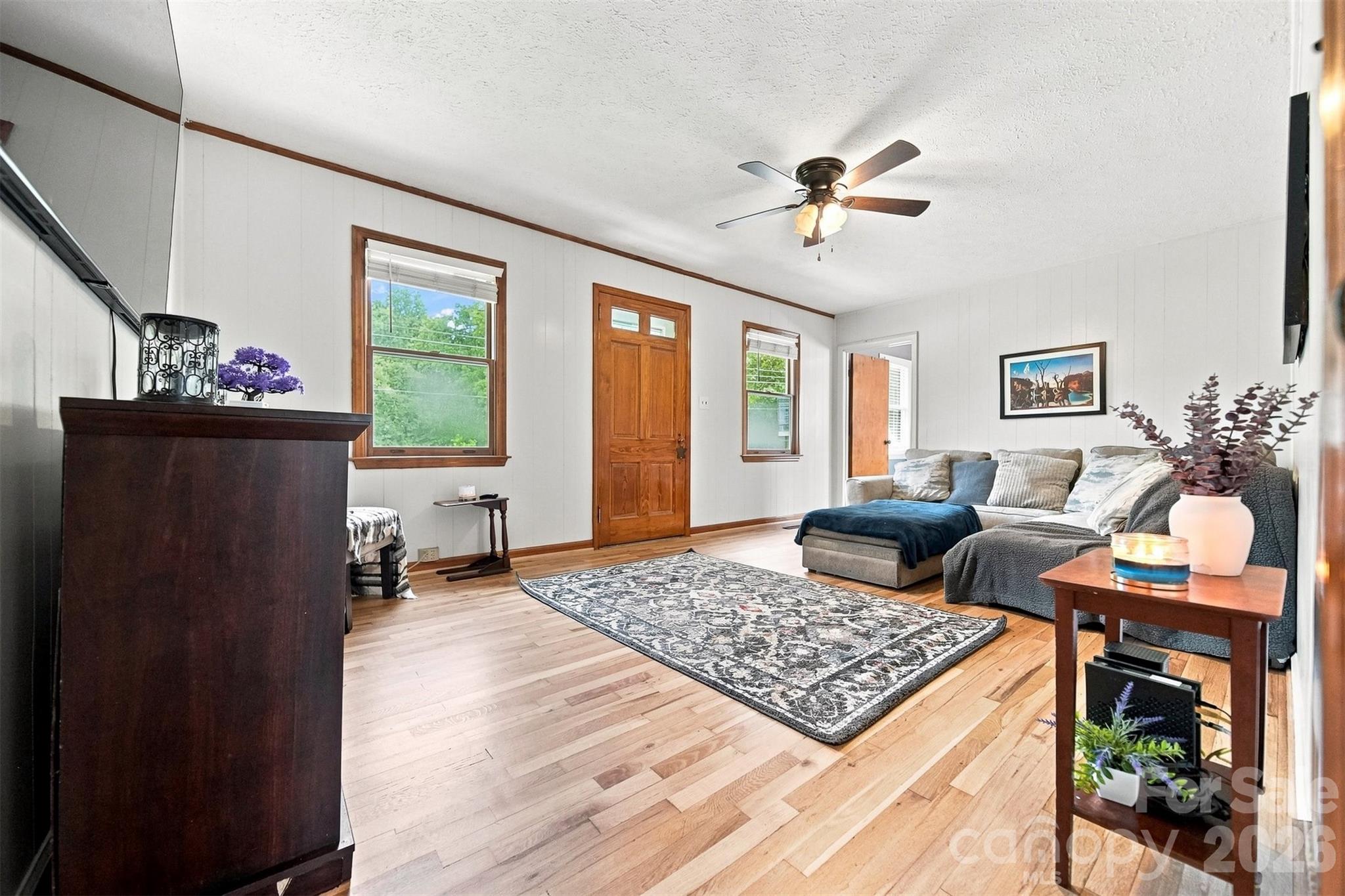 512 Garrou Avenue SE — Valdese