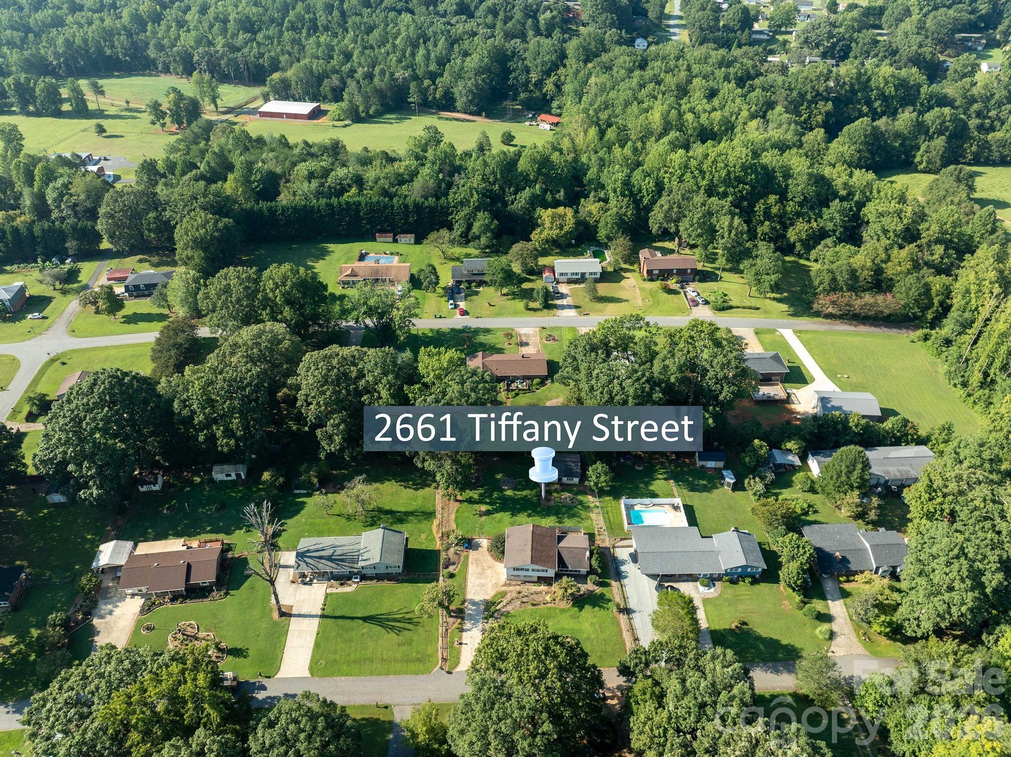 2661 Tiffany Street — Conover
