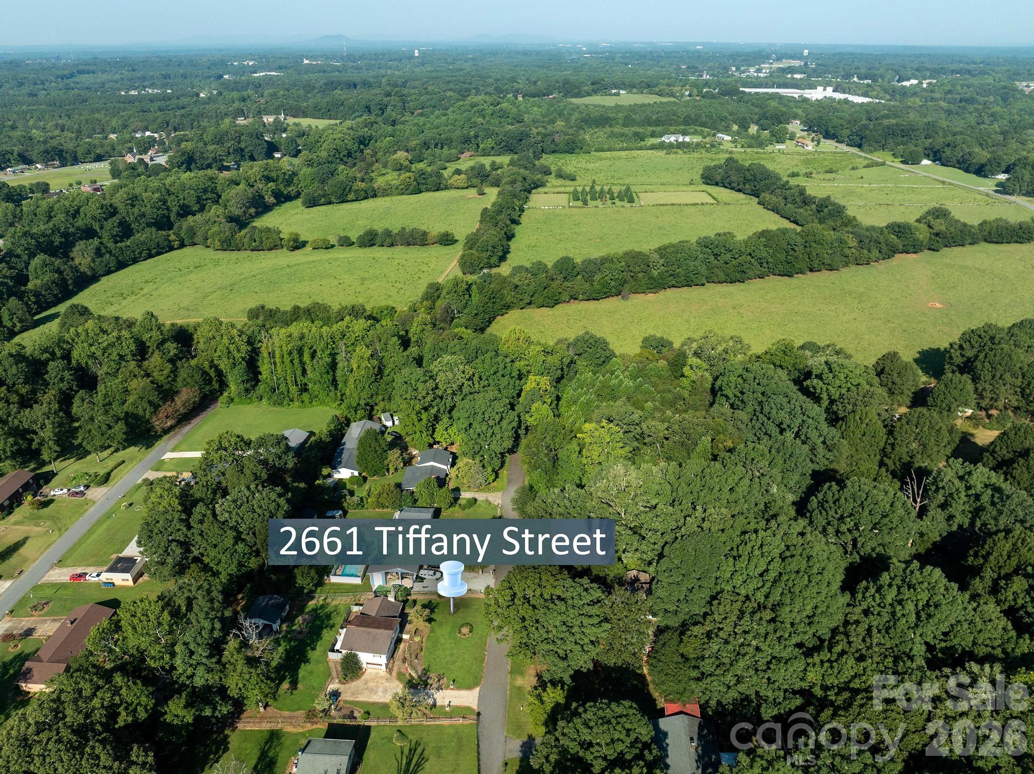 2661 Tiffany Street — Conover