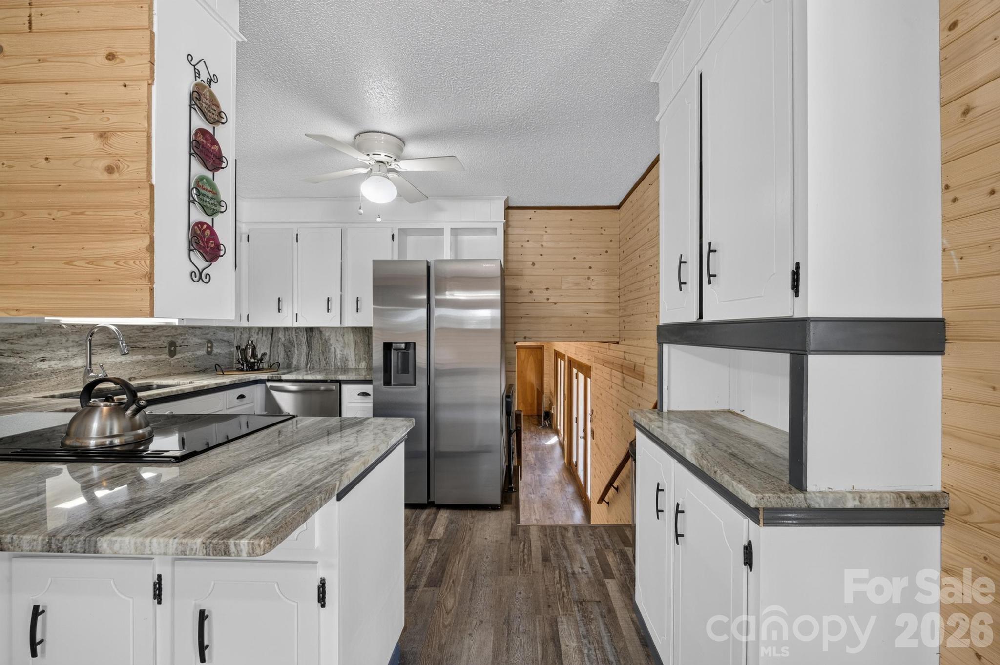 2661 Tiffany Street — Conover