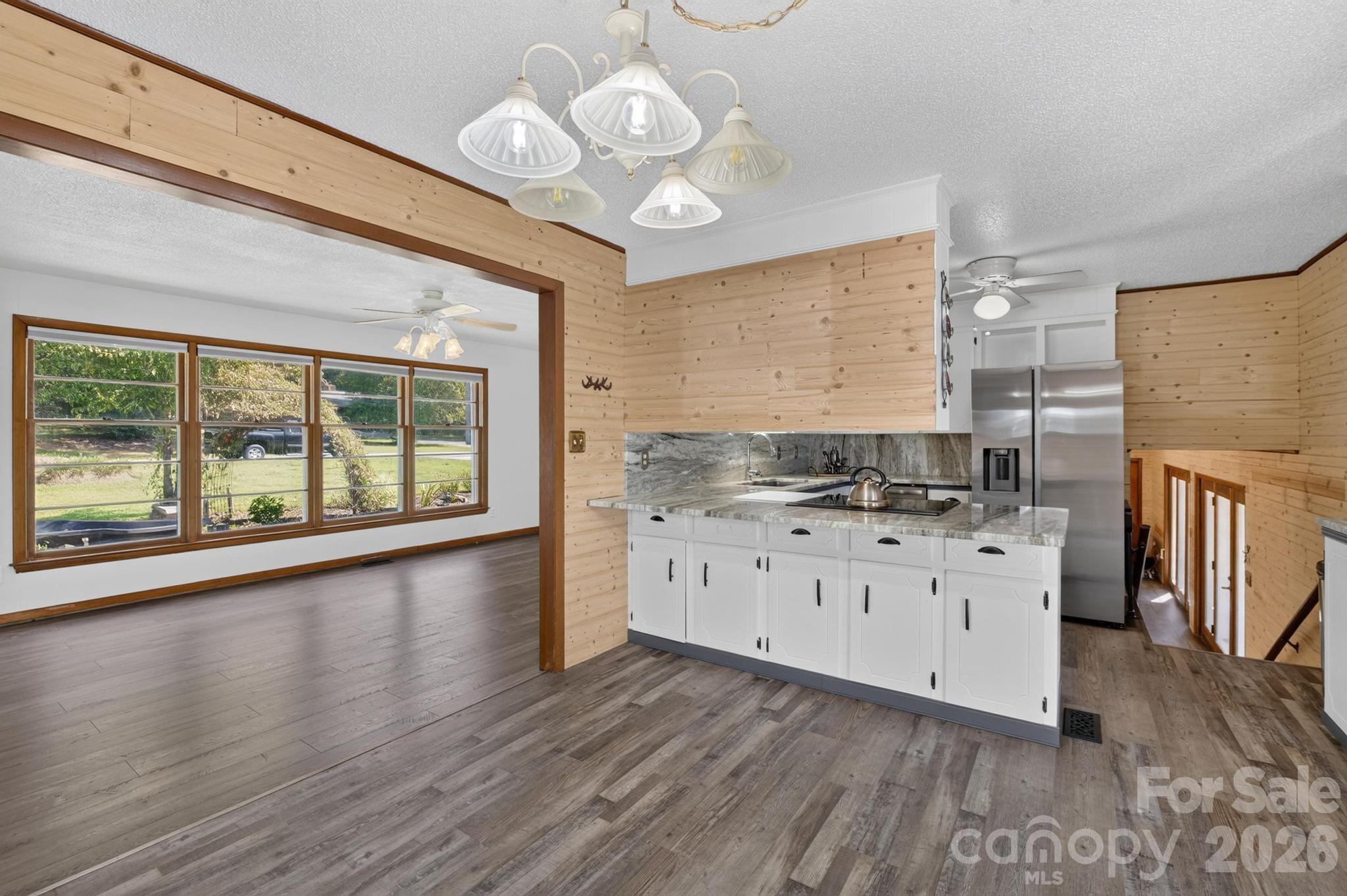2661 Tiffany Street — Conover