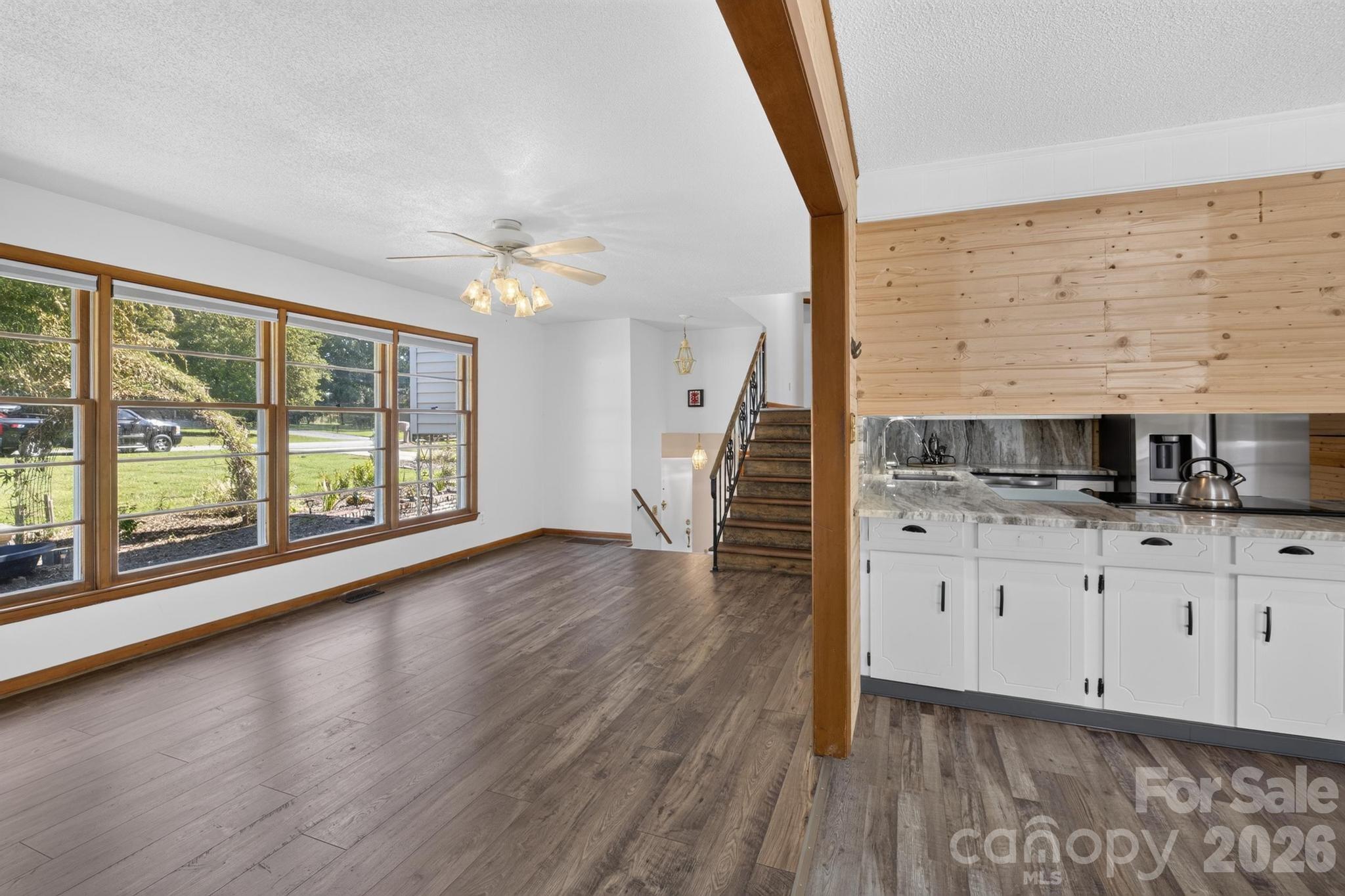 2661 Tiffany Street — Conover