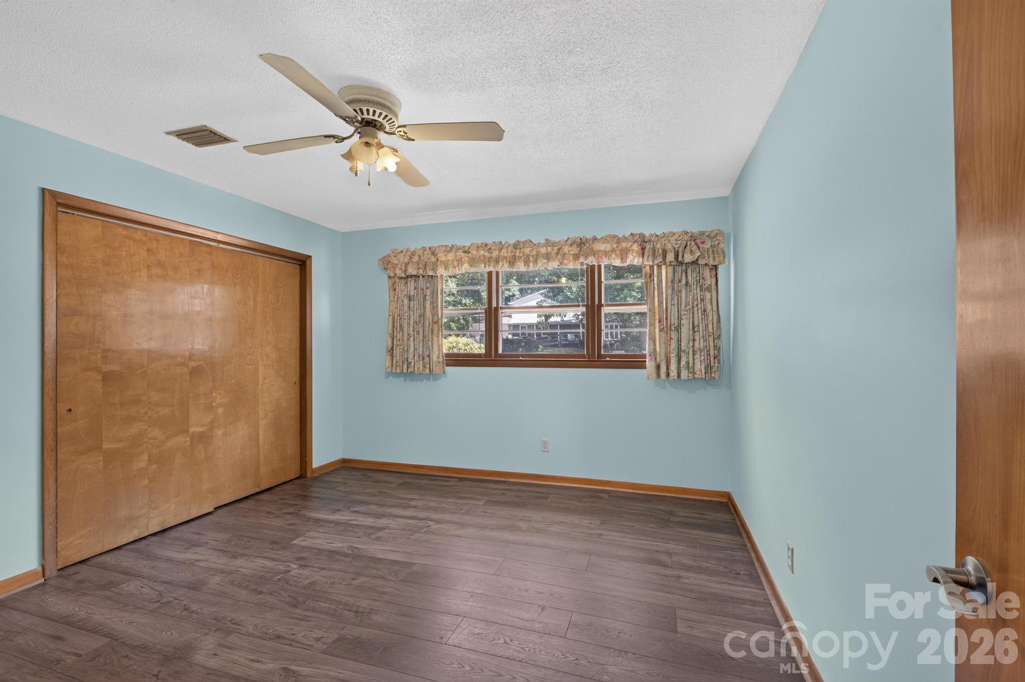 2661 Tiffany Street — Conover