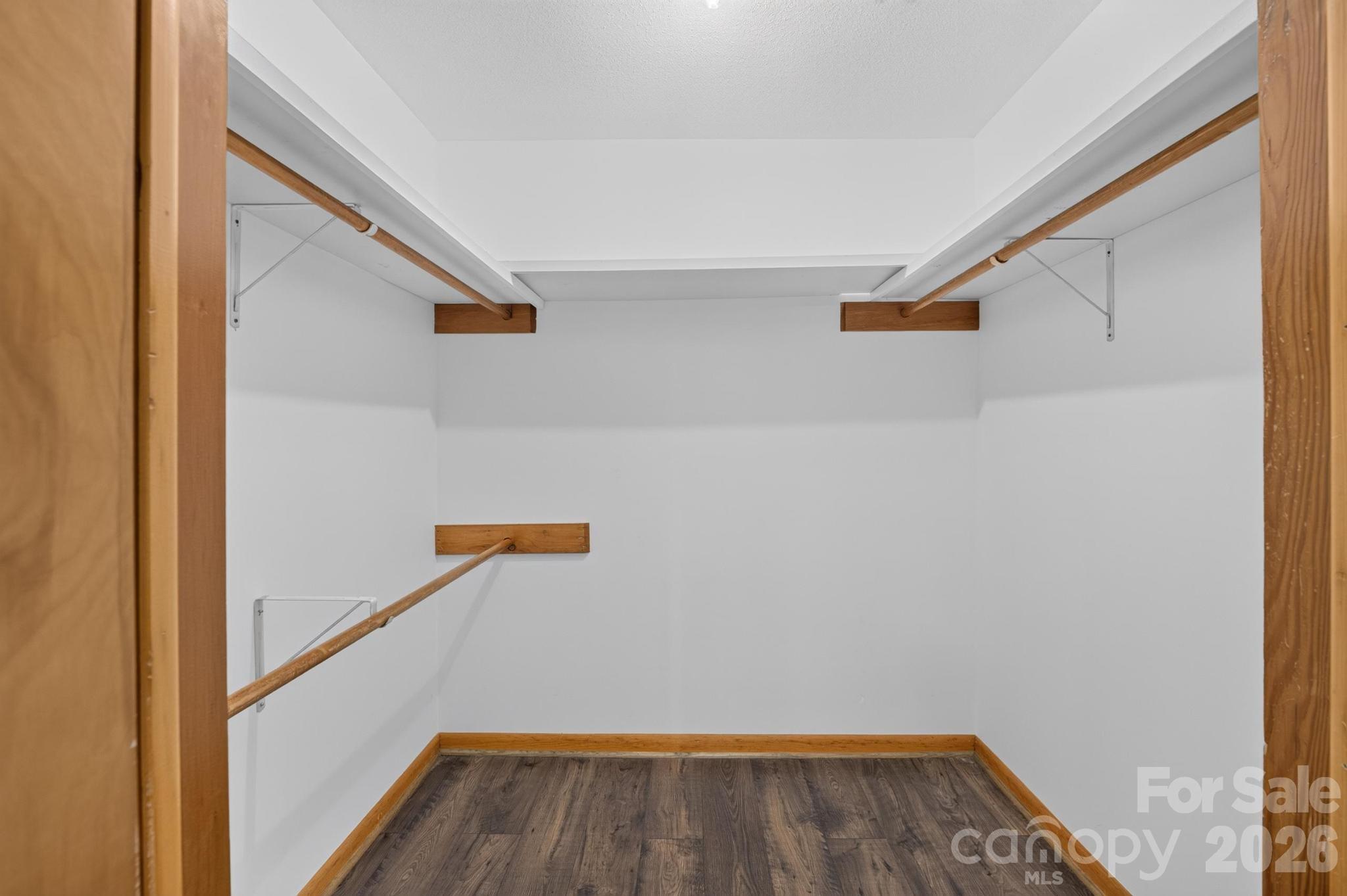 2661 Tiffany Street — Conover