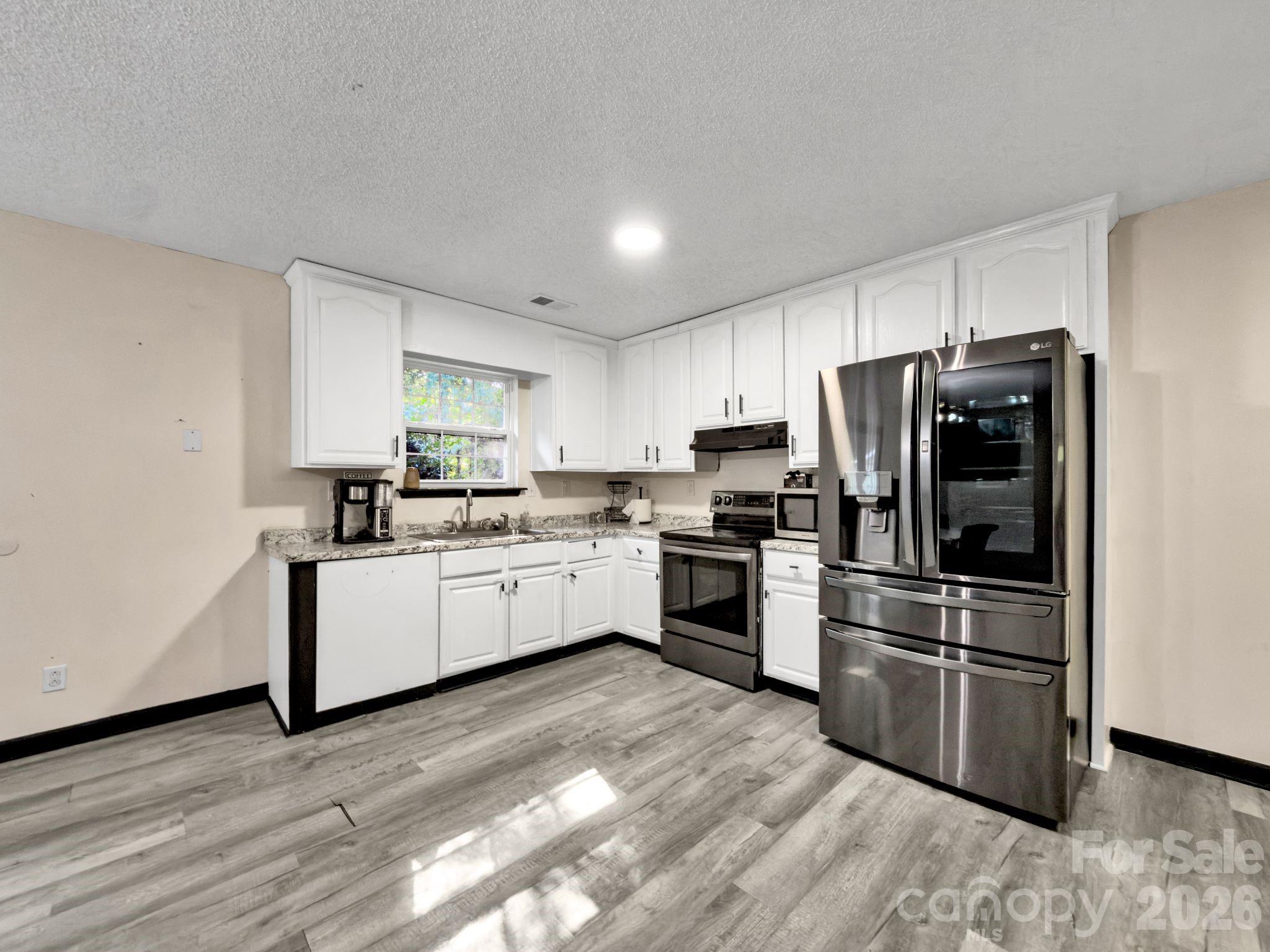 1636 Cedar Terrace Drive — Lancaster