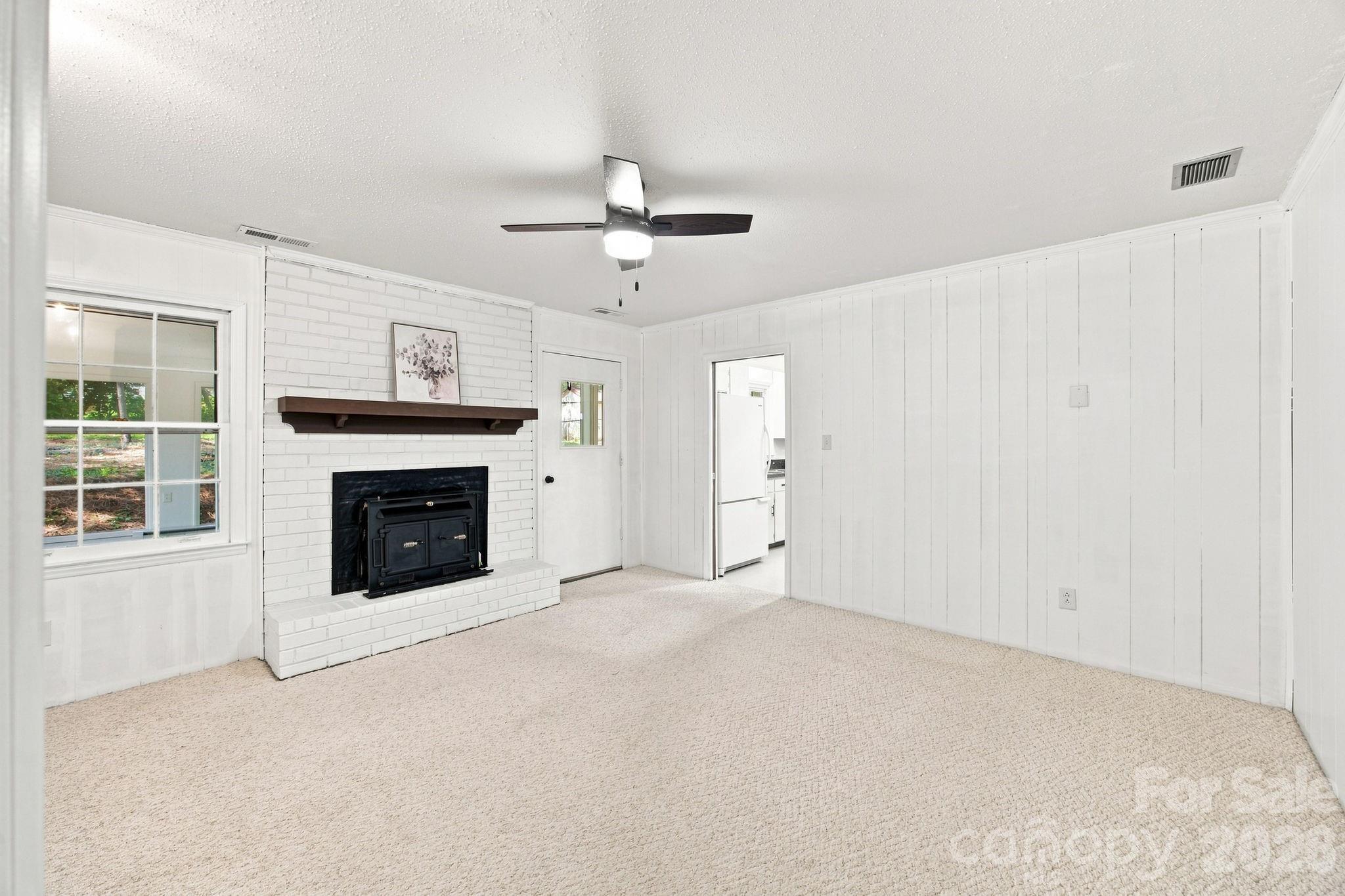1045 S Magnolia Street — Mooresville