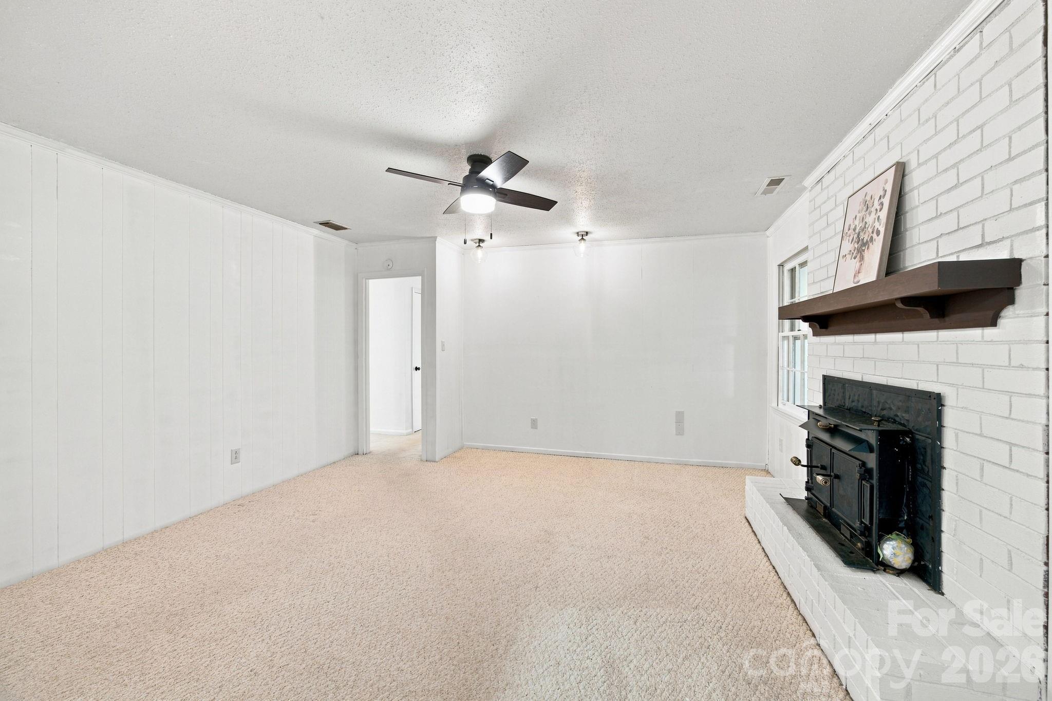 1045 S Magnolia Street — Mooresville