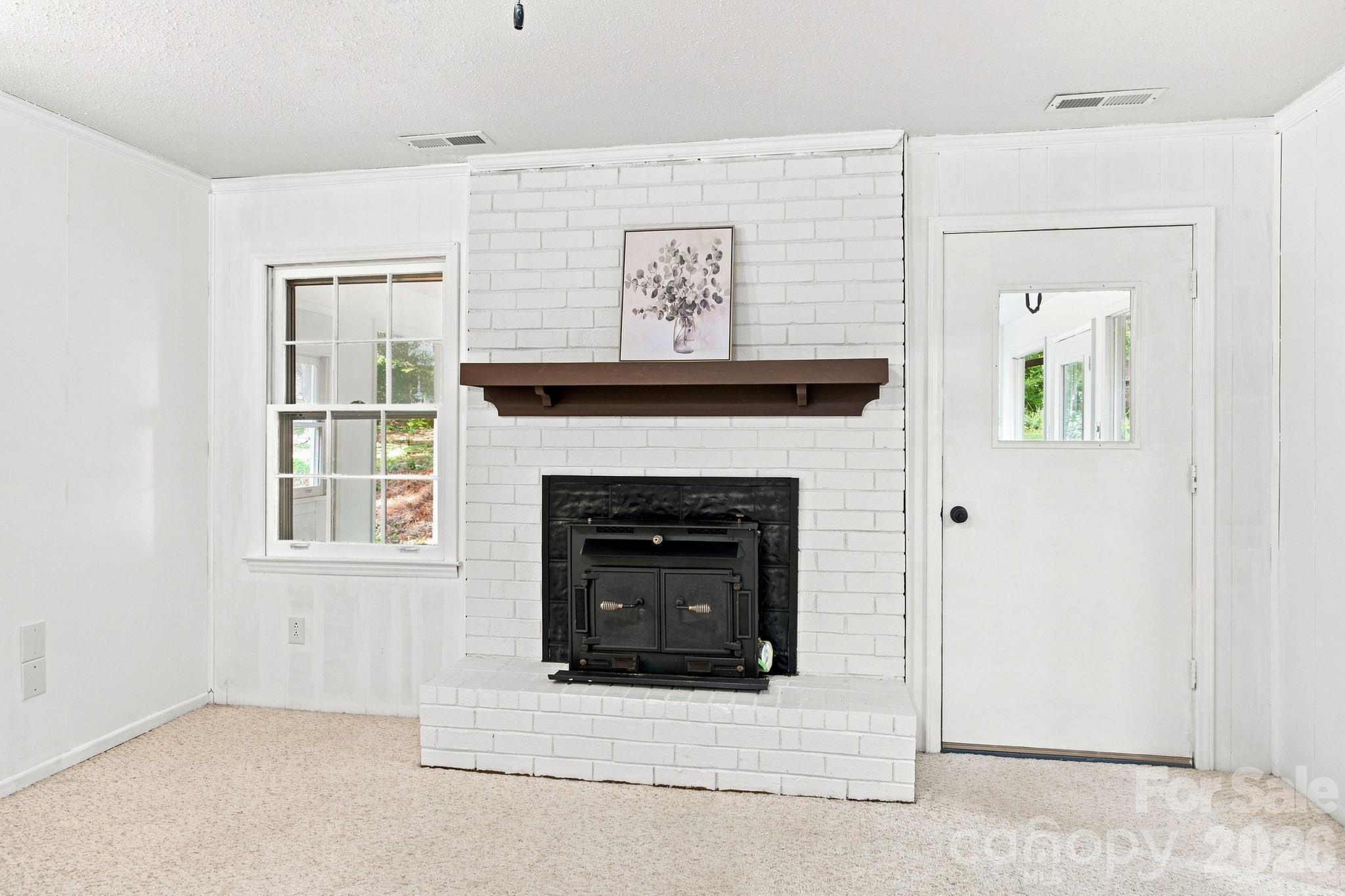 1045 S Magnolia Street — Mooresville