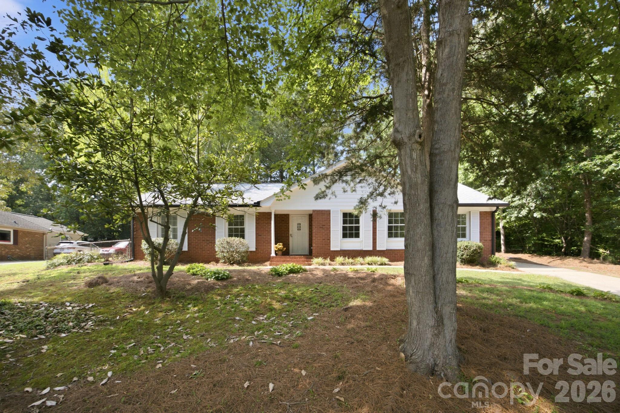1045 S Magnolia Street — Mooresville