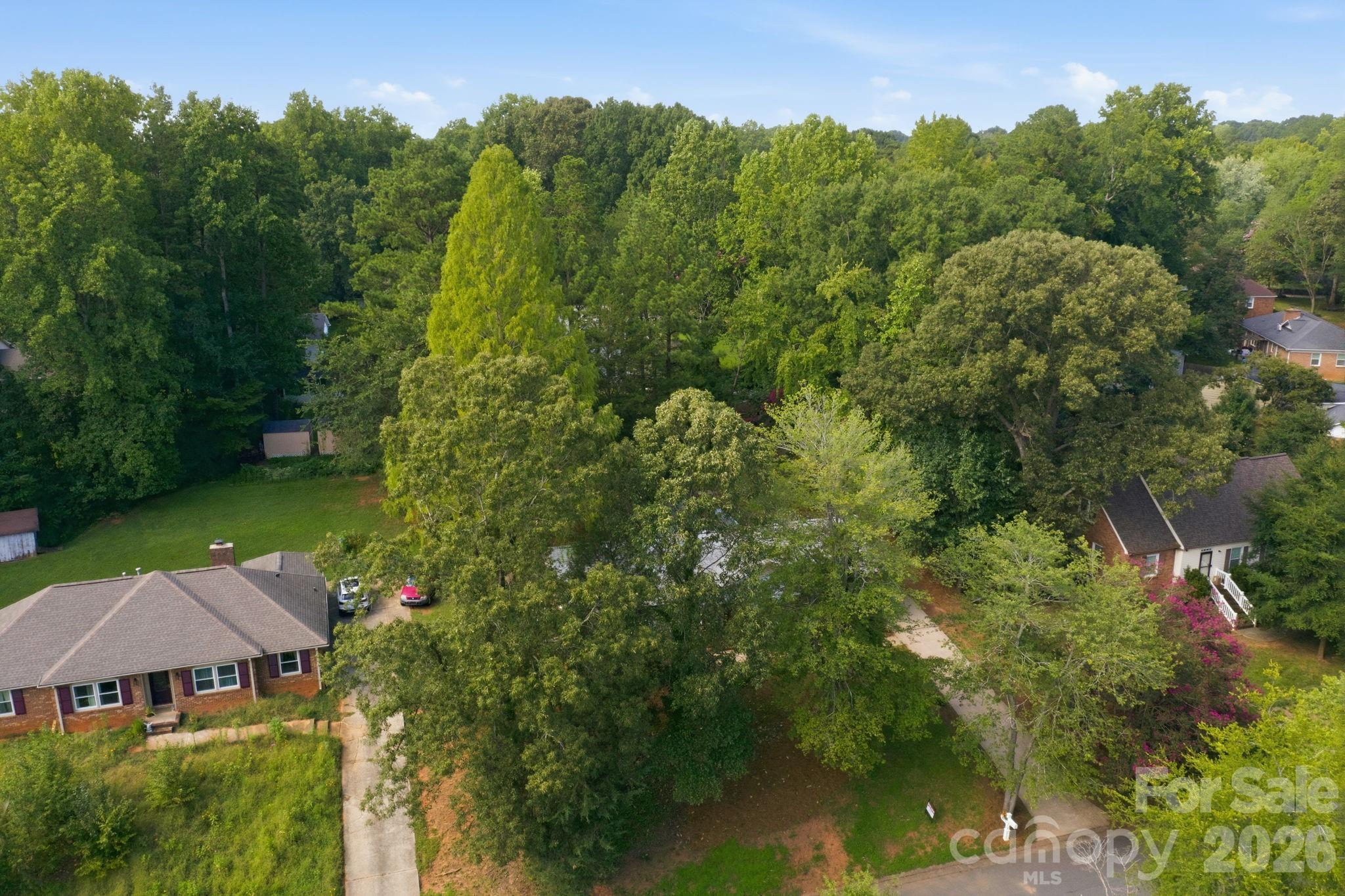 1045 S Magnolia Street — Mooresville