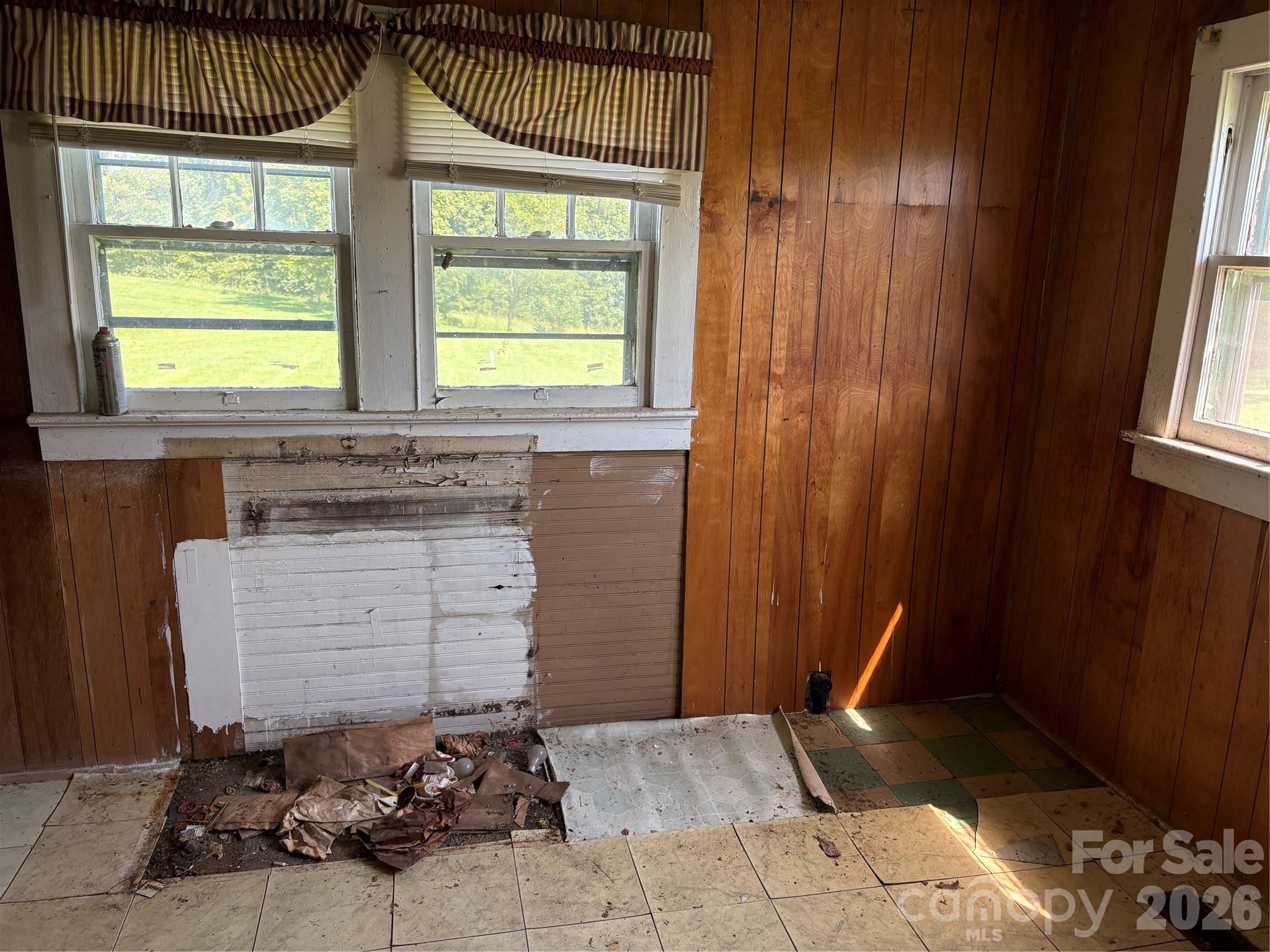 1306 Salem Road — Morganton