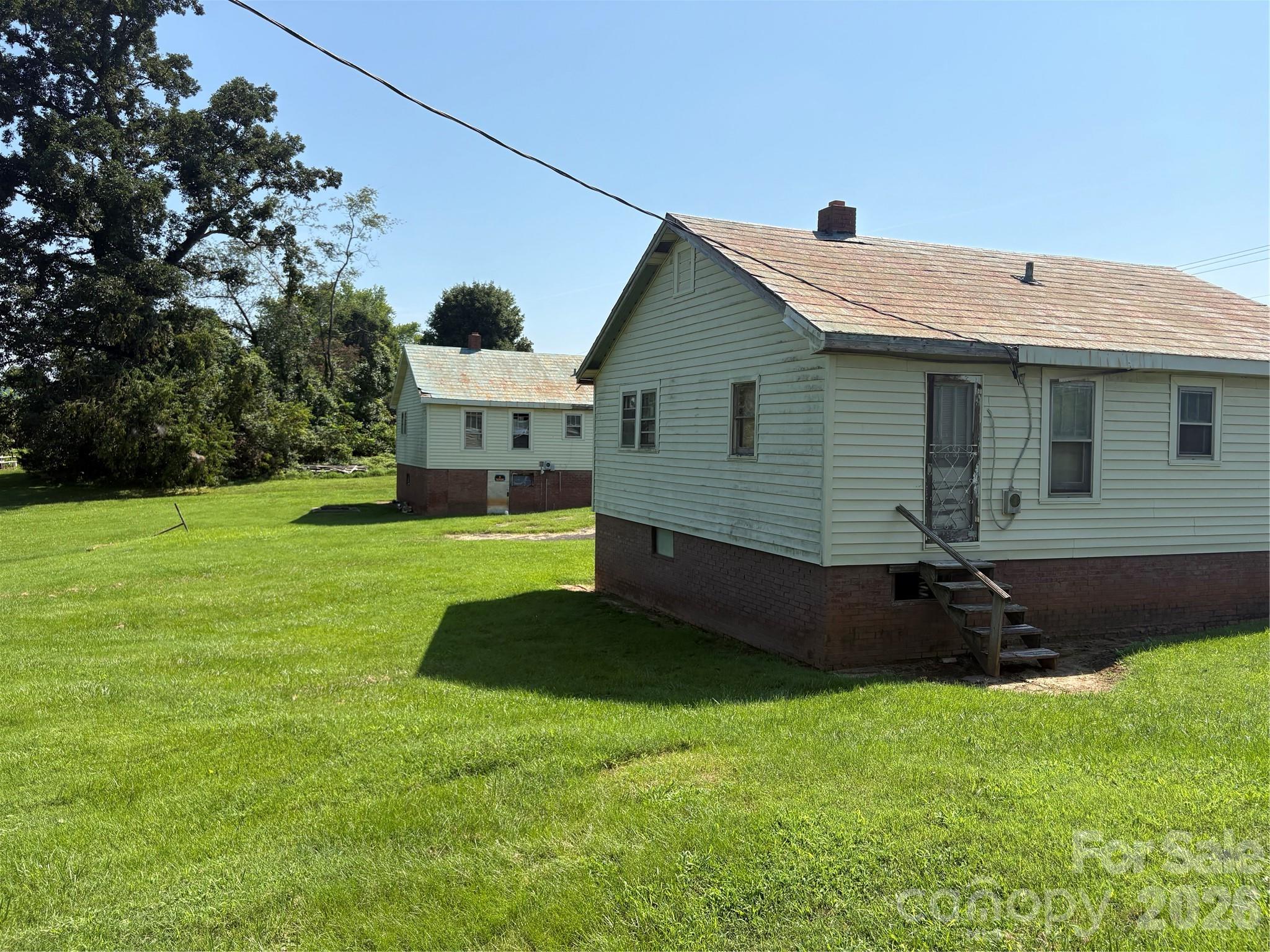 1306 Salem Road — Morganton