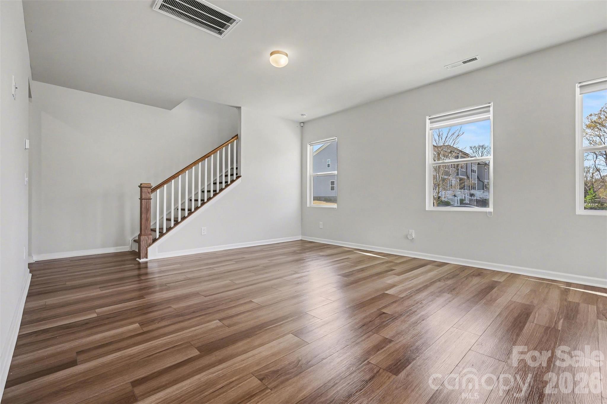 105 Renny Alley — Charlotte