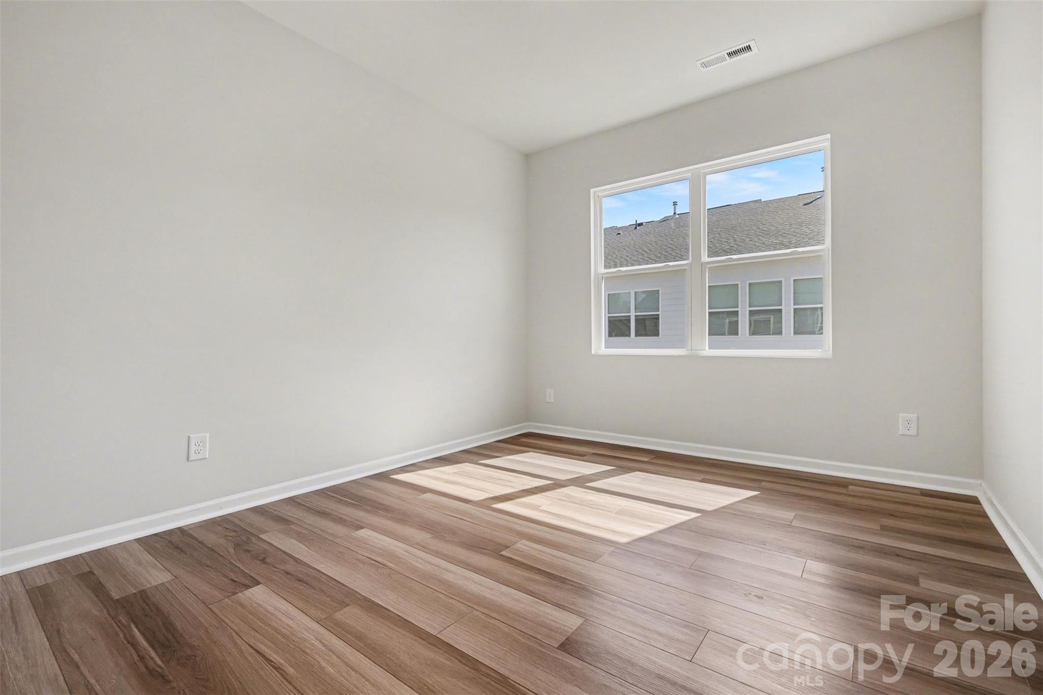 105 Renny Alley — Charlotte