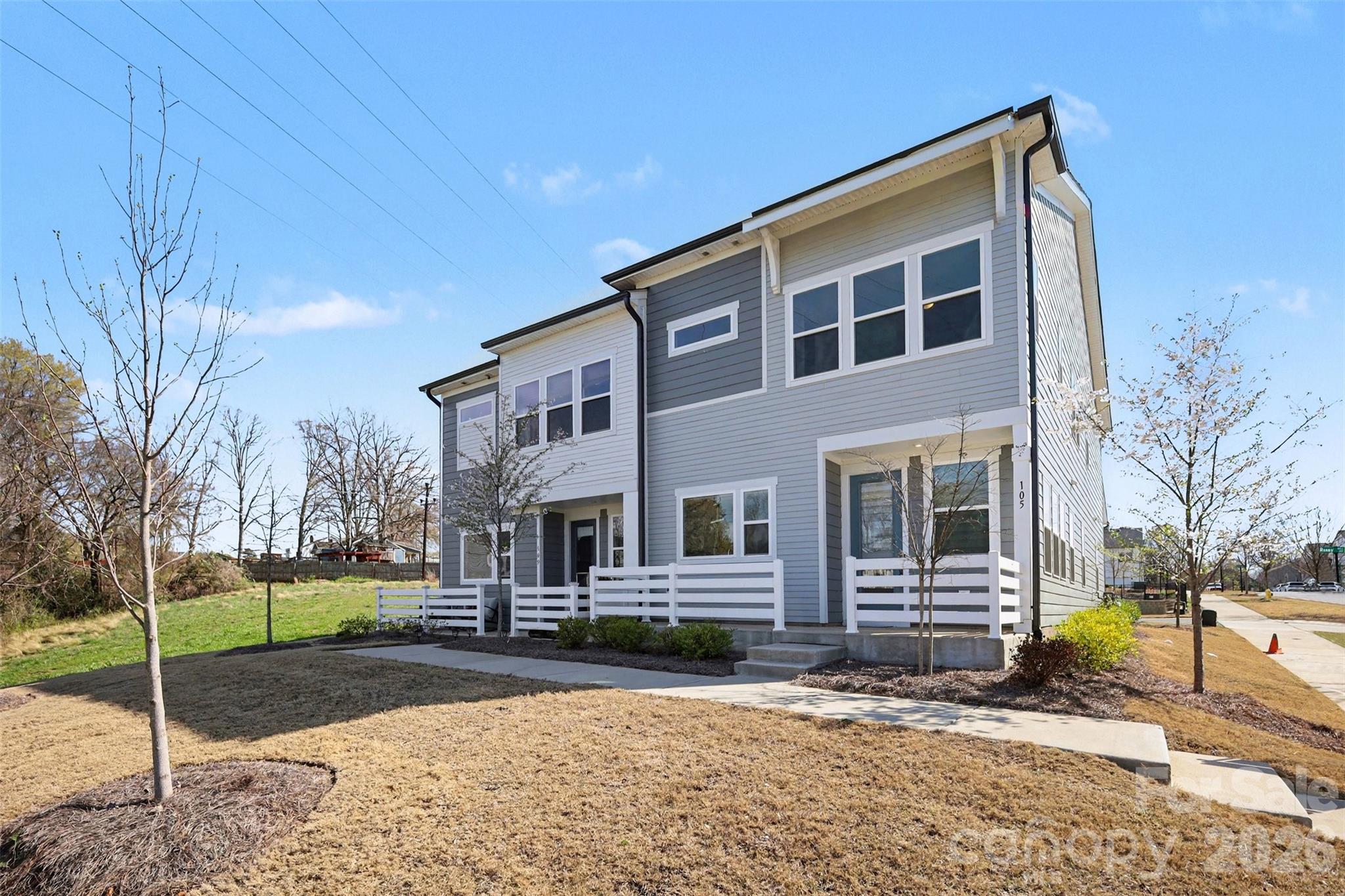 105 Renny Alley — Charlotte