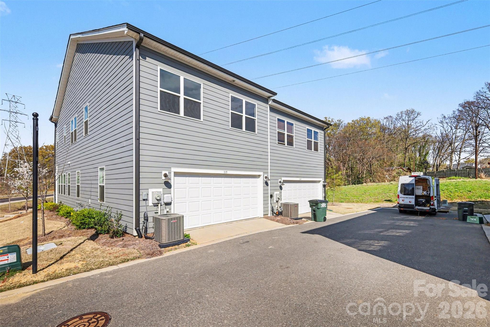 105 Renny Alley — Charlotte