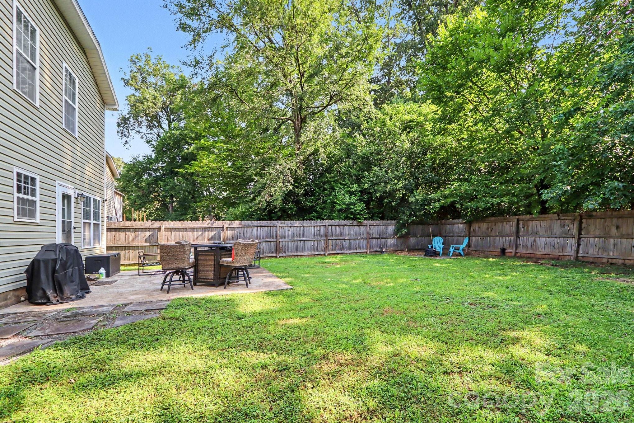 4732 Grasset Avenue — Charlotte