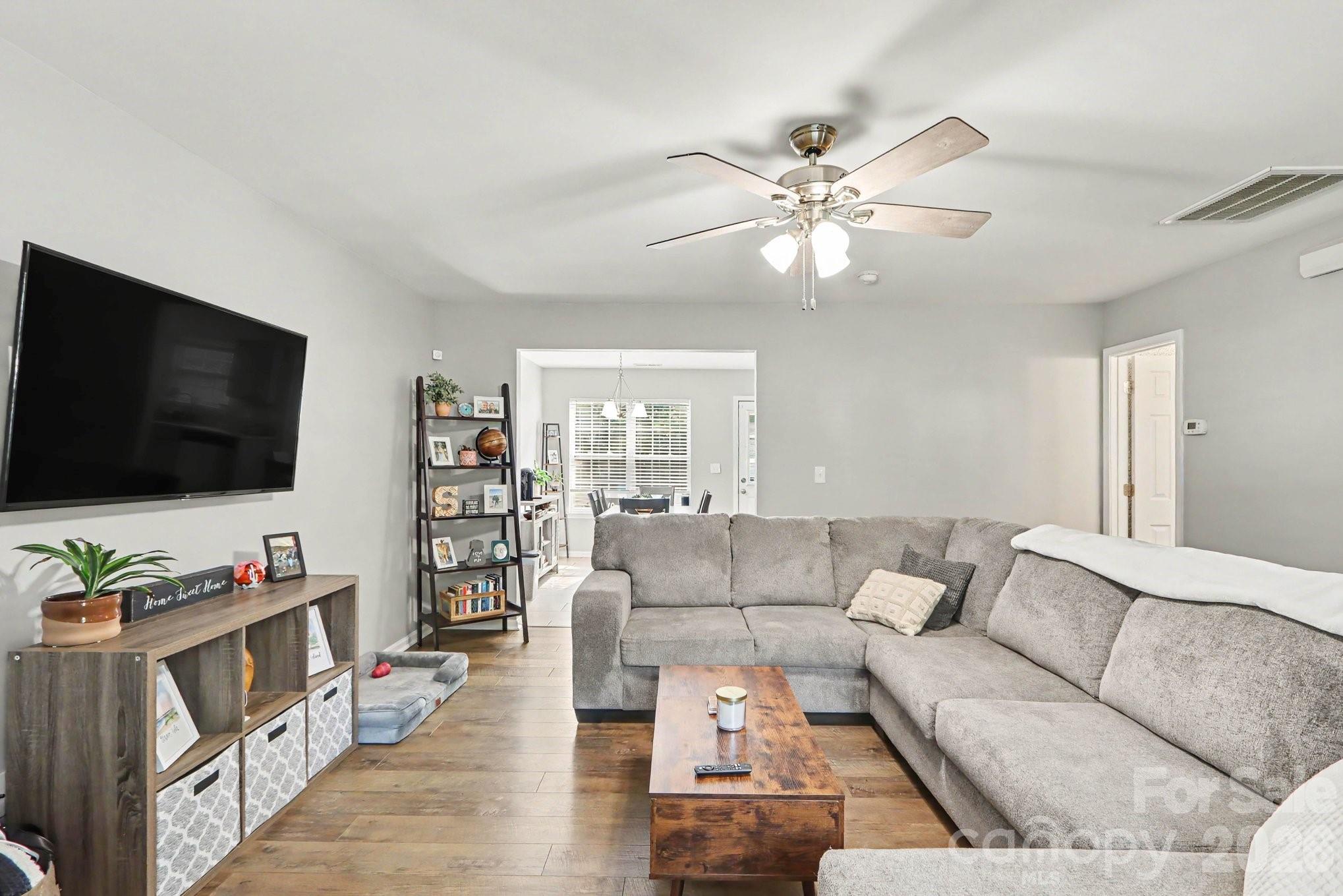 4732 Grasset Avenue — Charlotte