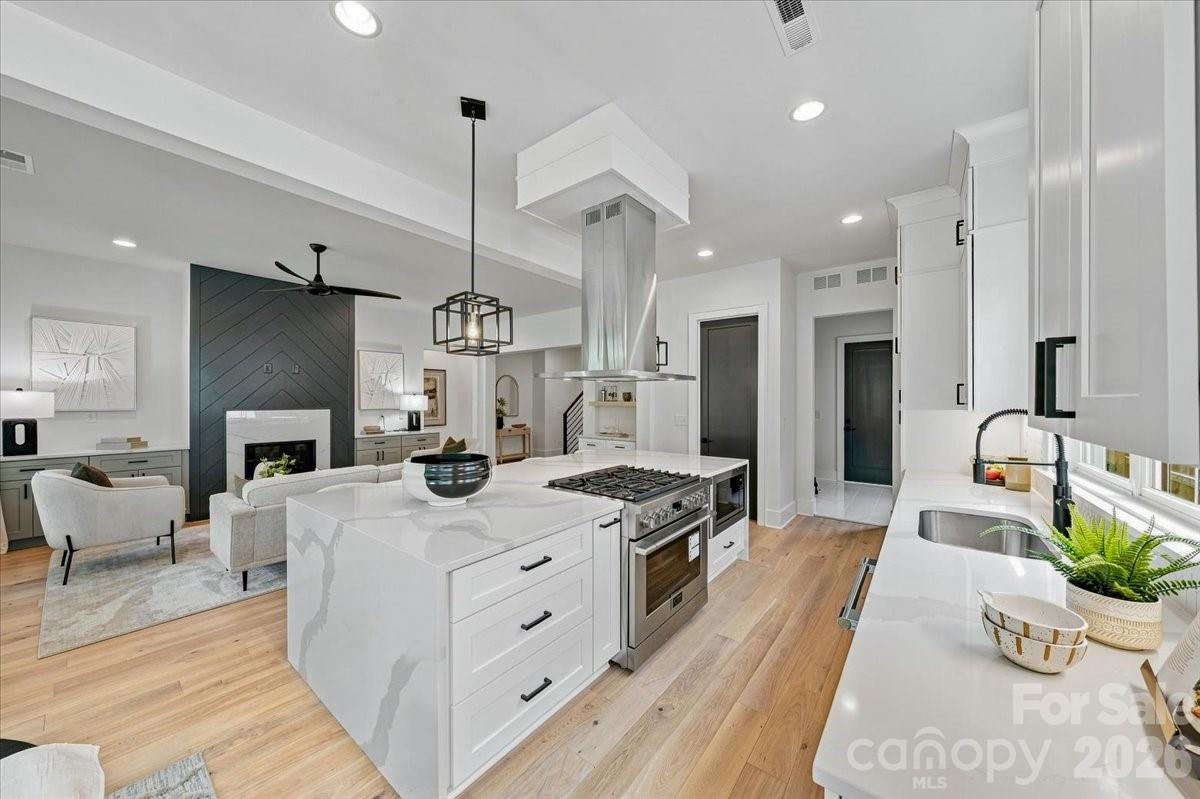 2025 South Street — Charlotte