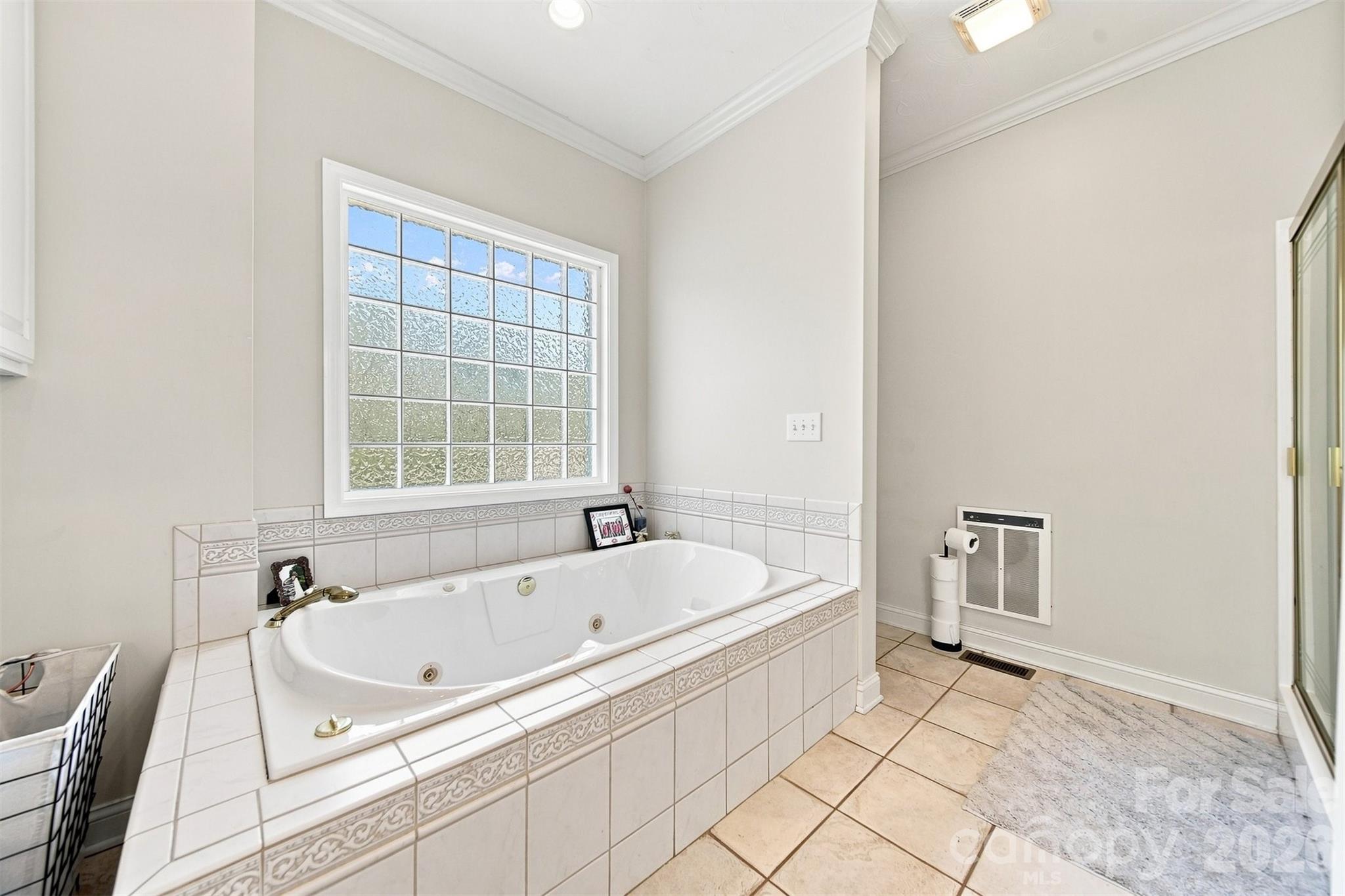 1338 Willow Creek Drive — Newton