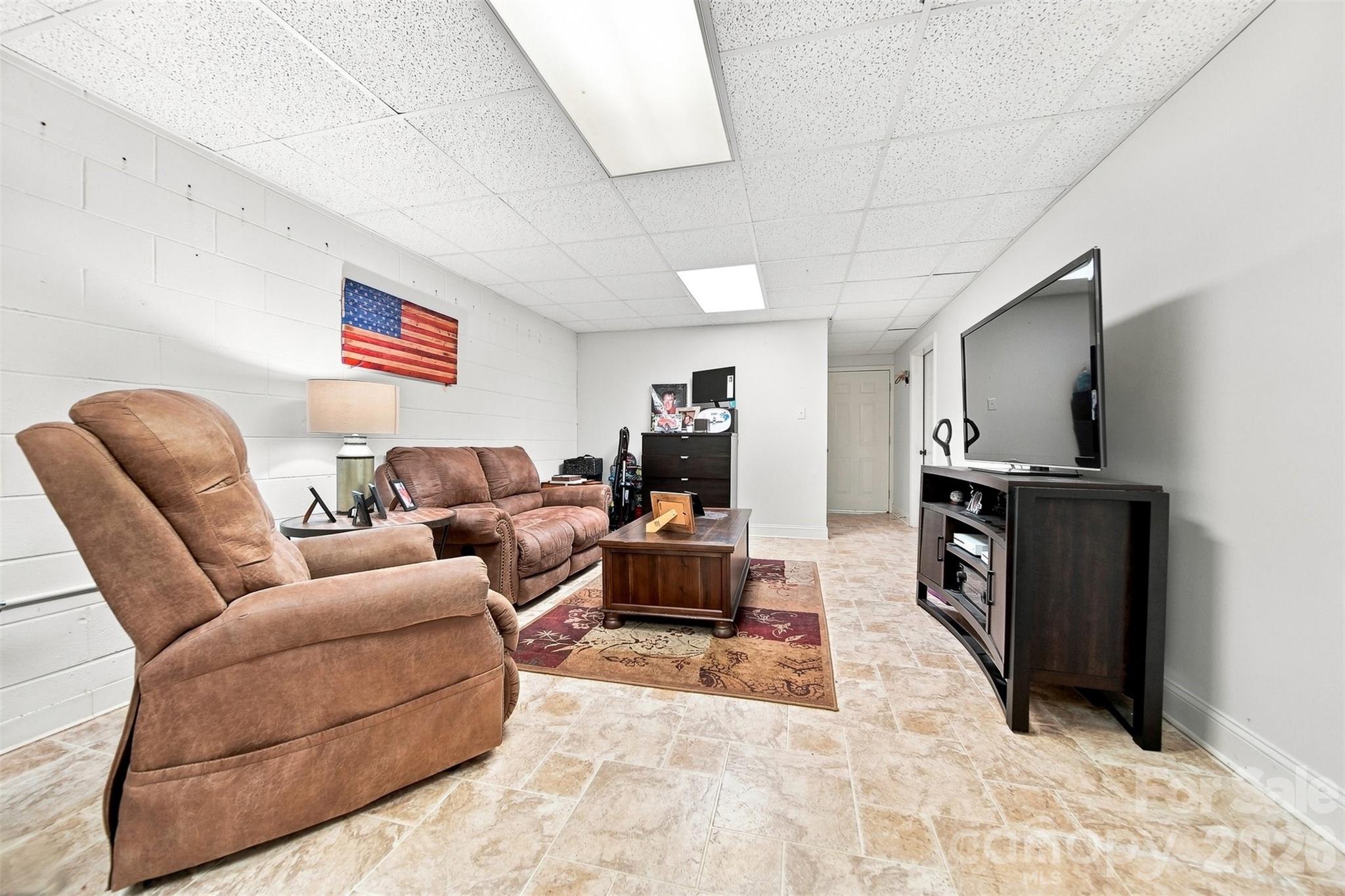1338 Willow Creek Drive — Newton