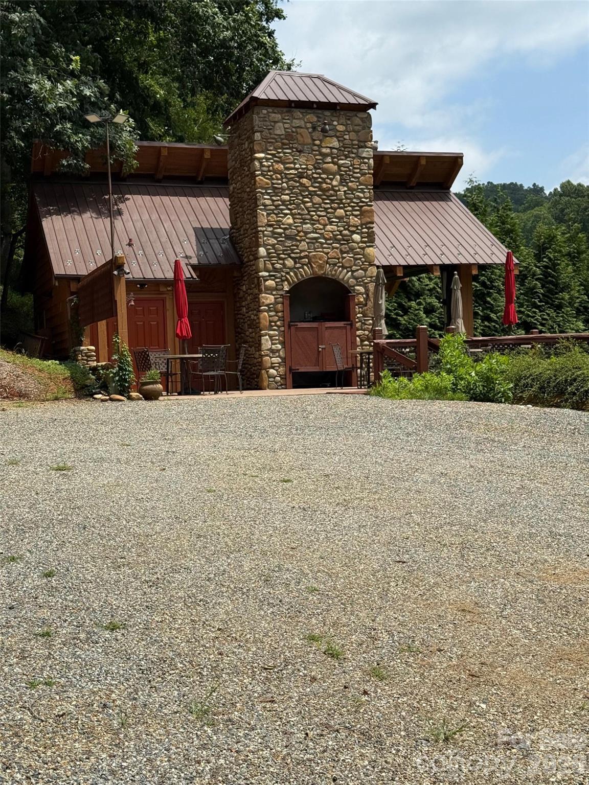 30 Sandys Home Place — Mars Hill