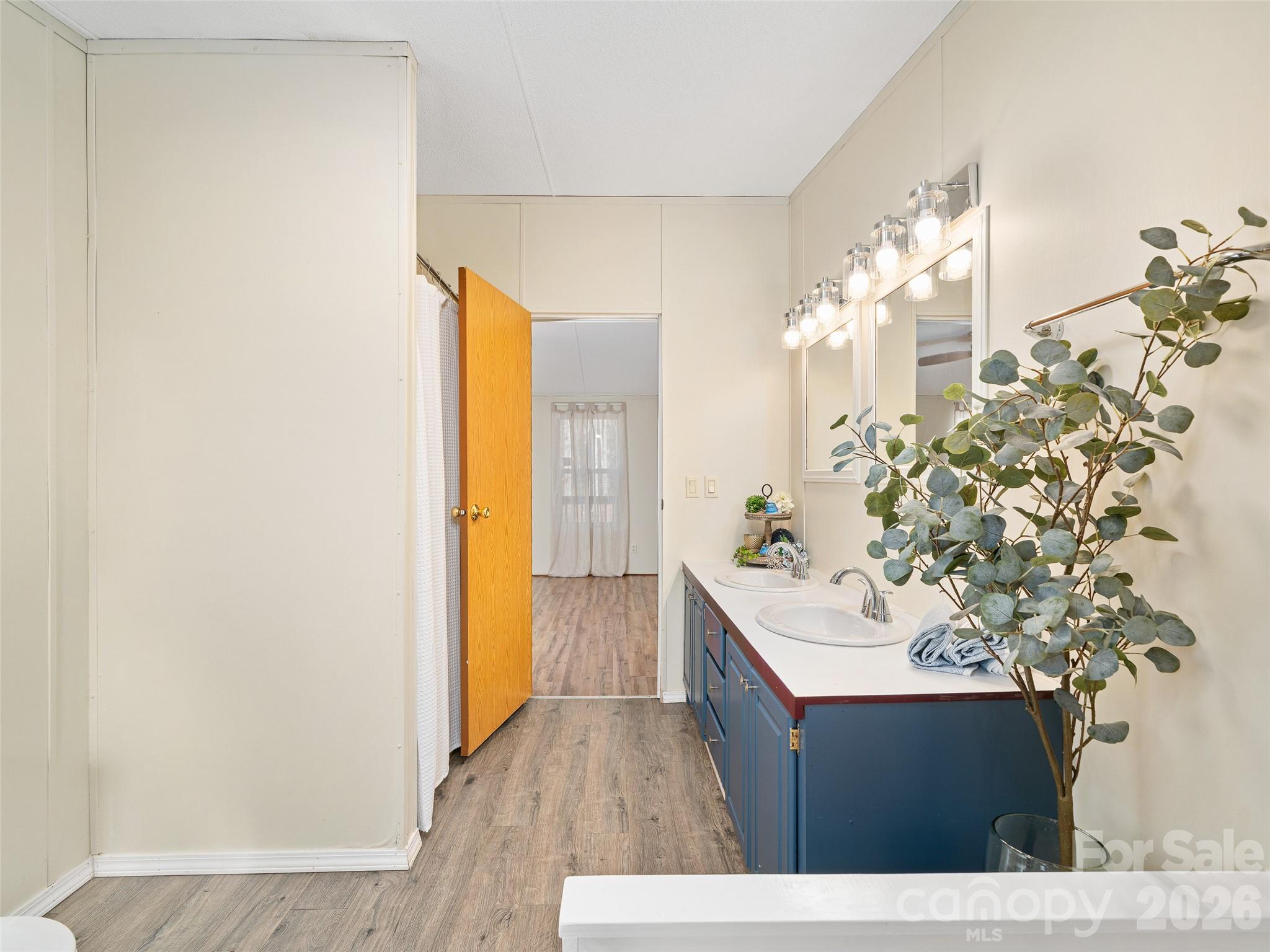 105 Satinwood Drive — Burnsville